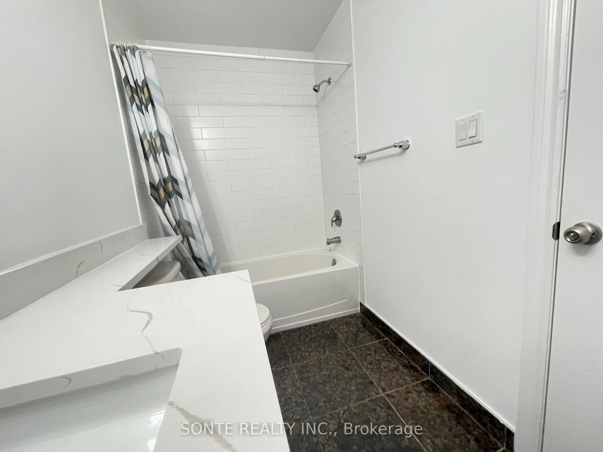 40 Megan Crescent, ##15