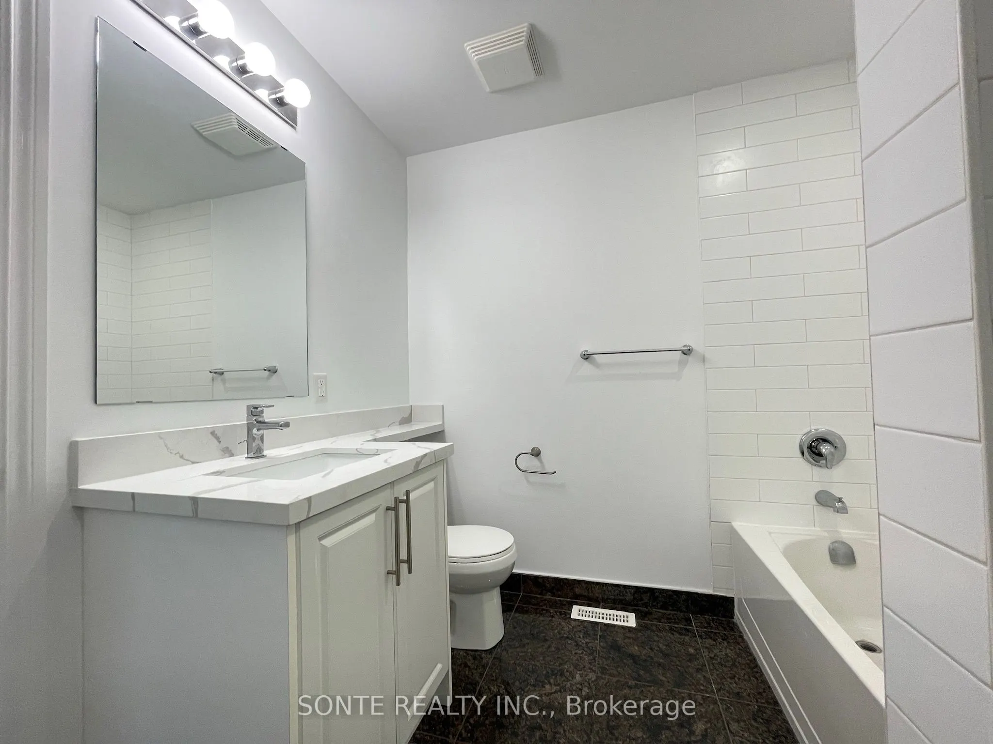40 Megan Crescent, ##15