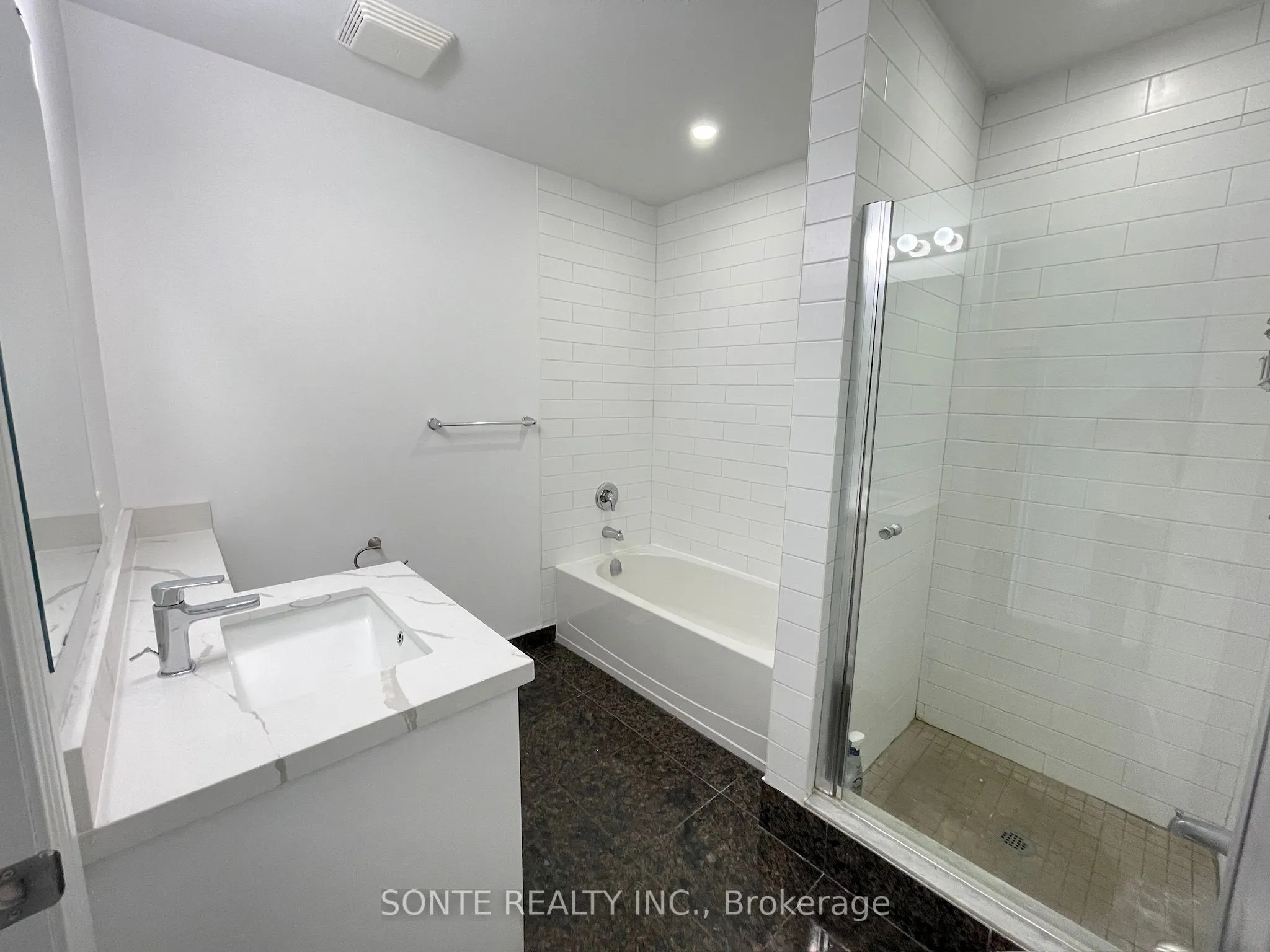 40 Megan Crescent, ##15