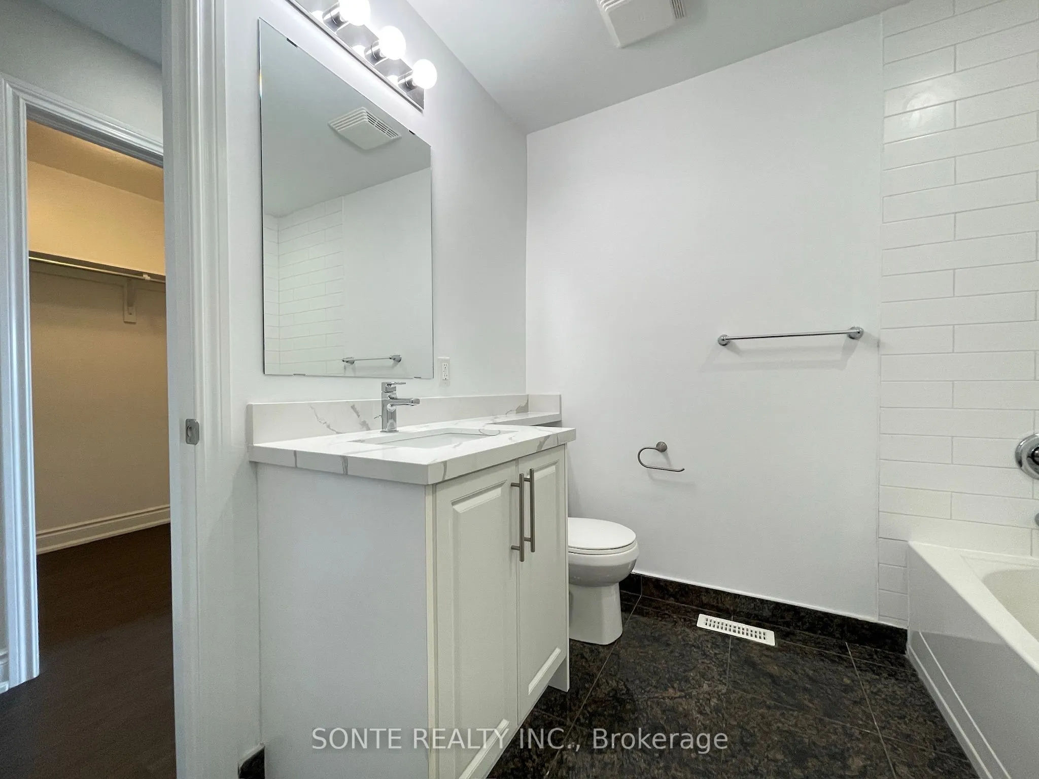40 Megan Crescent, ##15