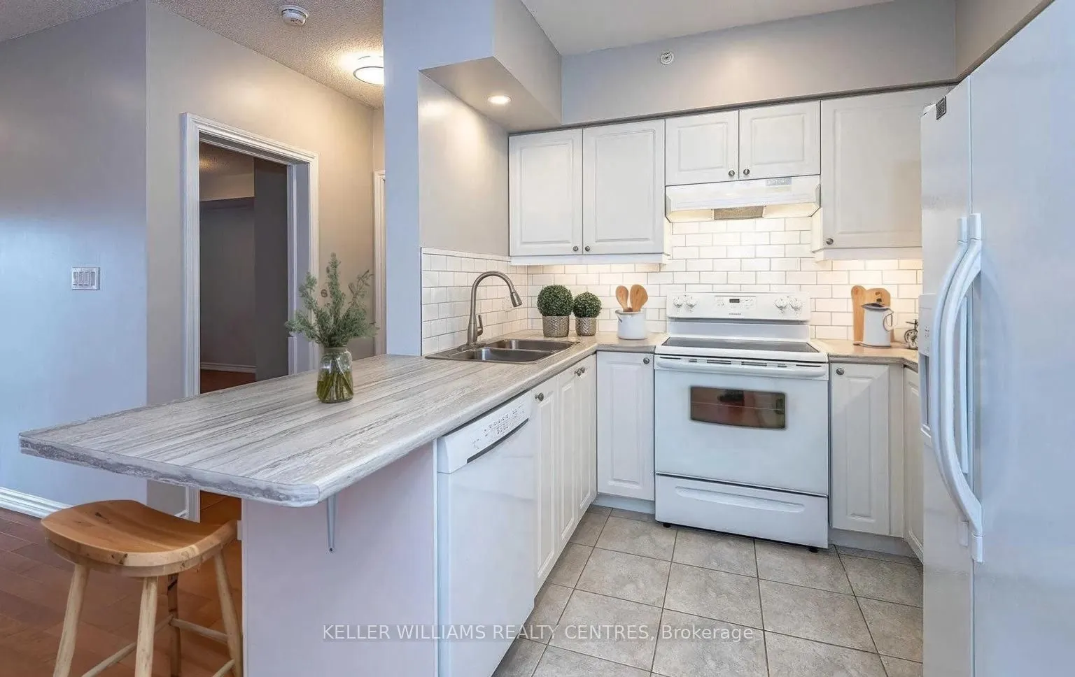 41 Ferndale Drive S, #309