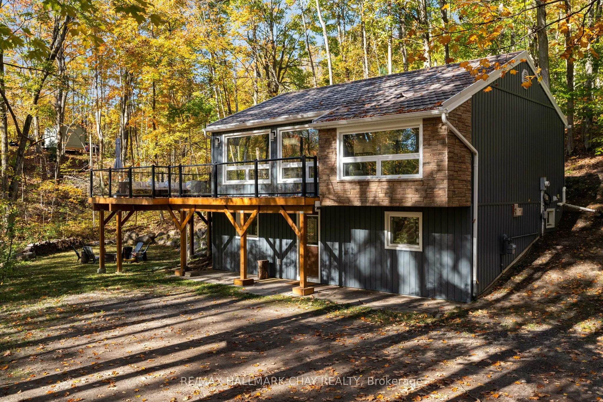 1 Iroquois Ridge