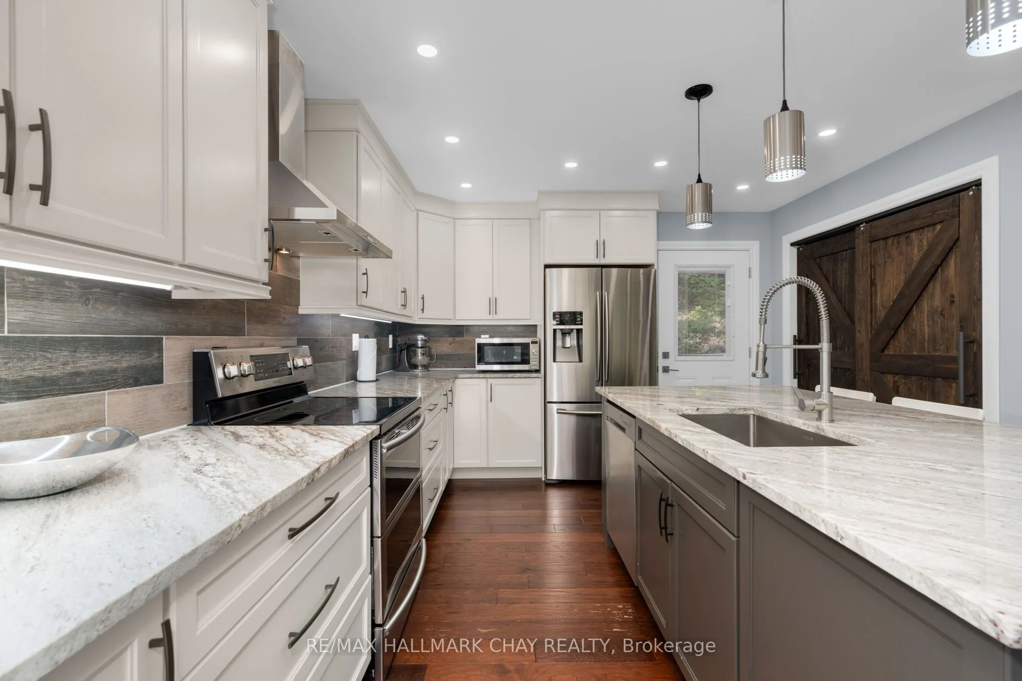 1 Iroquois Ridge