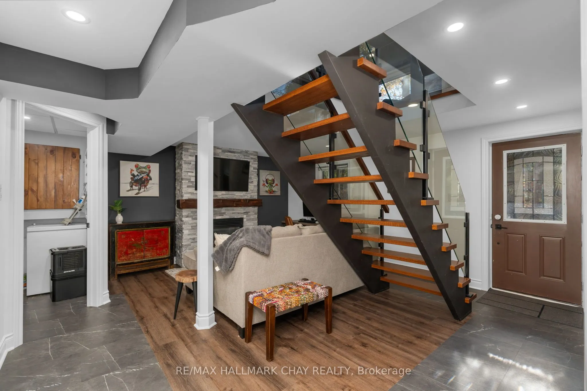 1 Iroquois Ridge