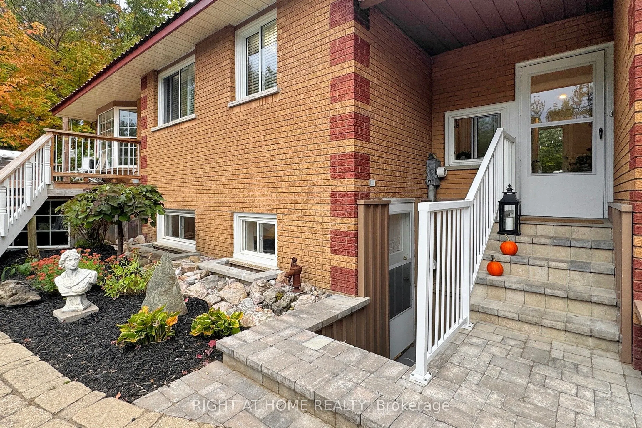 1243 Crossland Road
