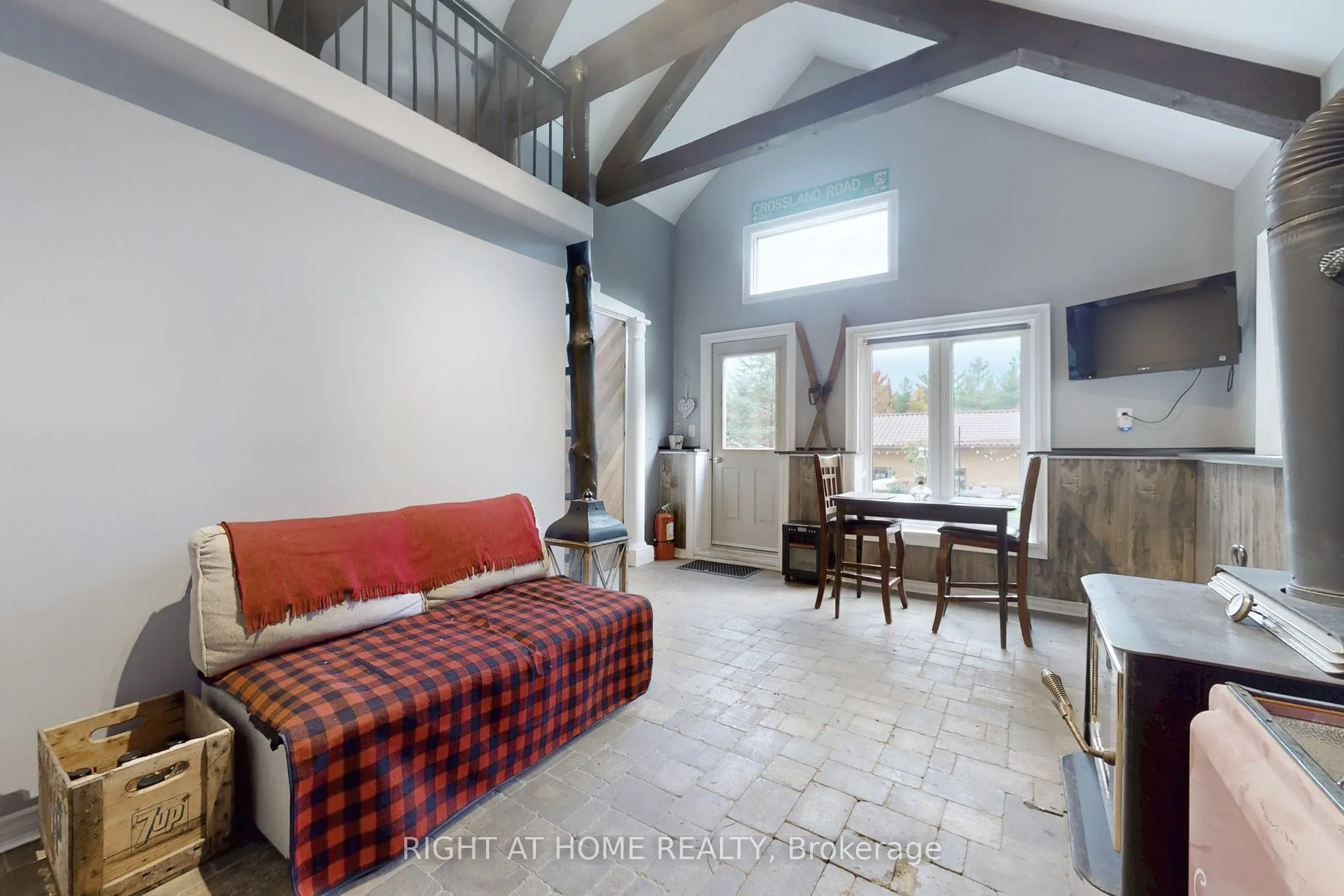 1243 Crossland Road