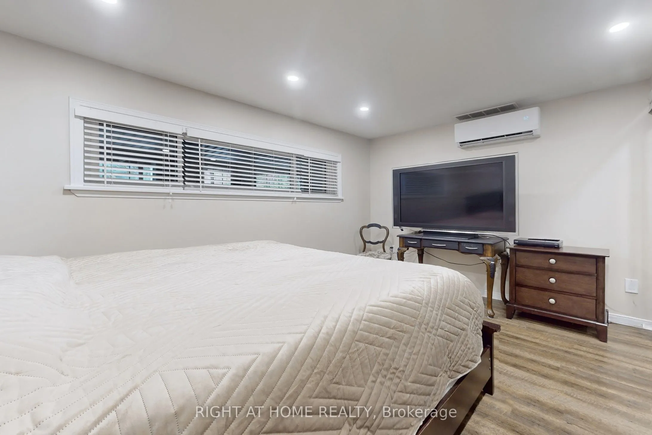 1243 Crossland Road