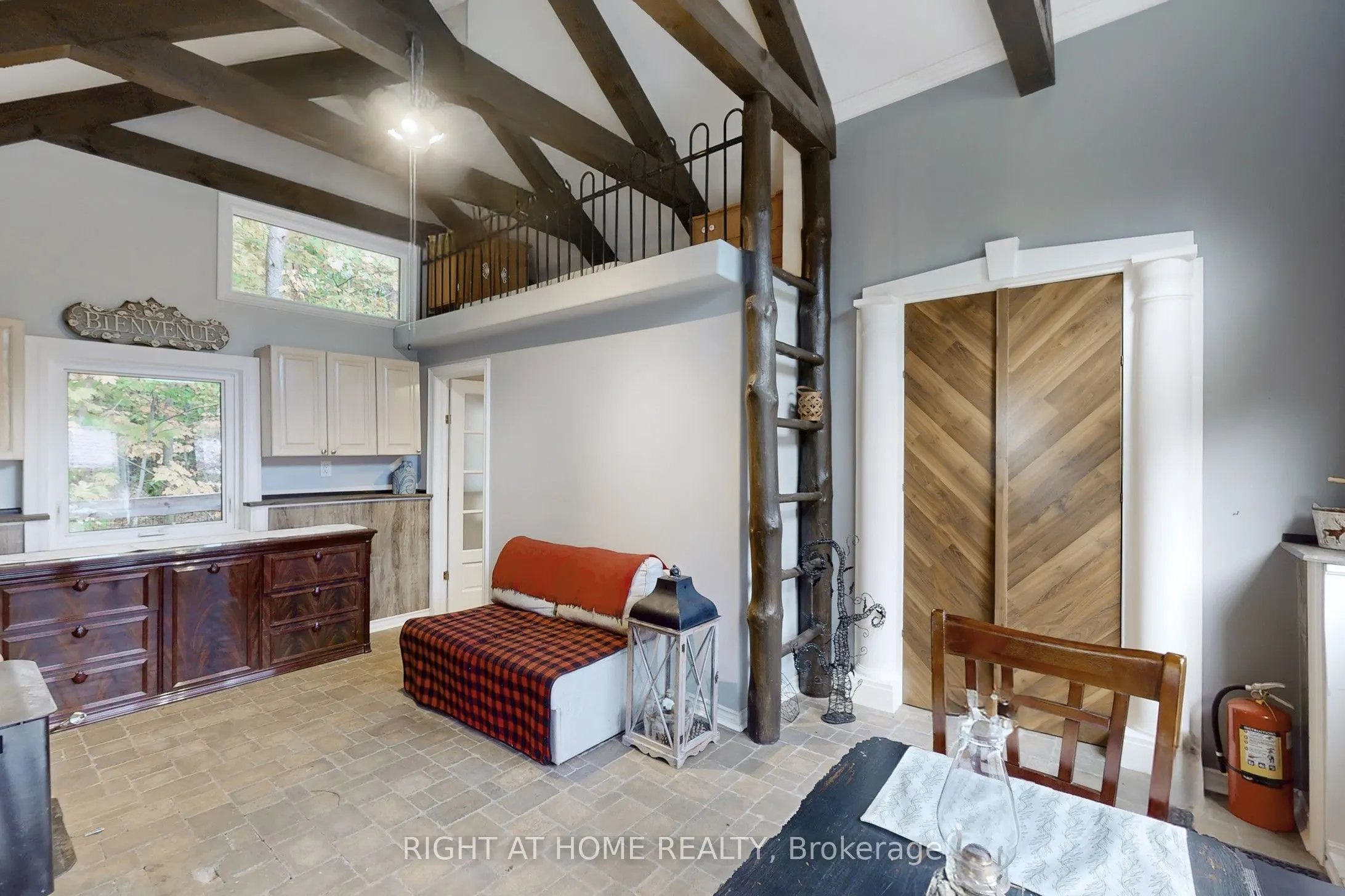 1243 Crossland Road