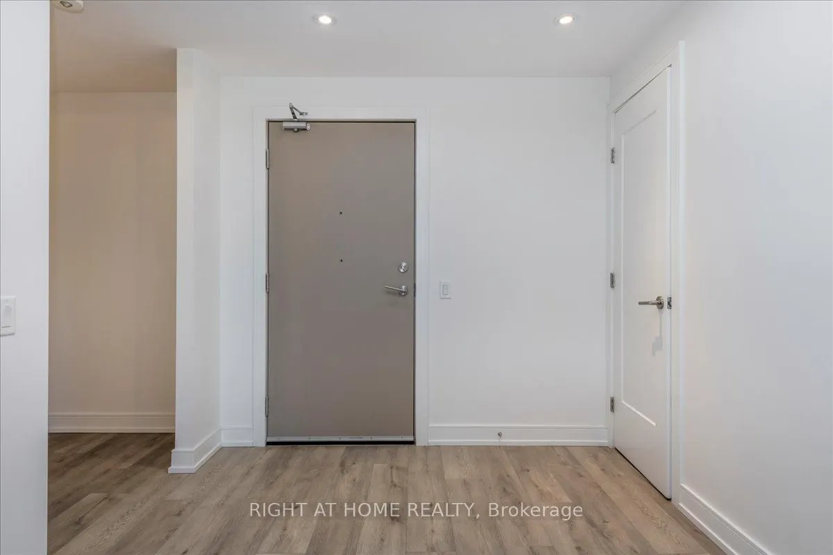 185 Dunlop Street E, #517