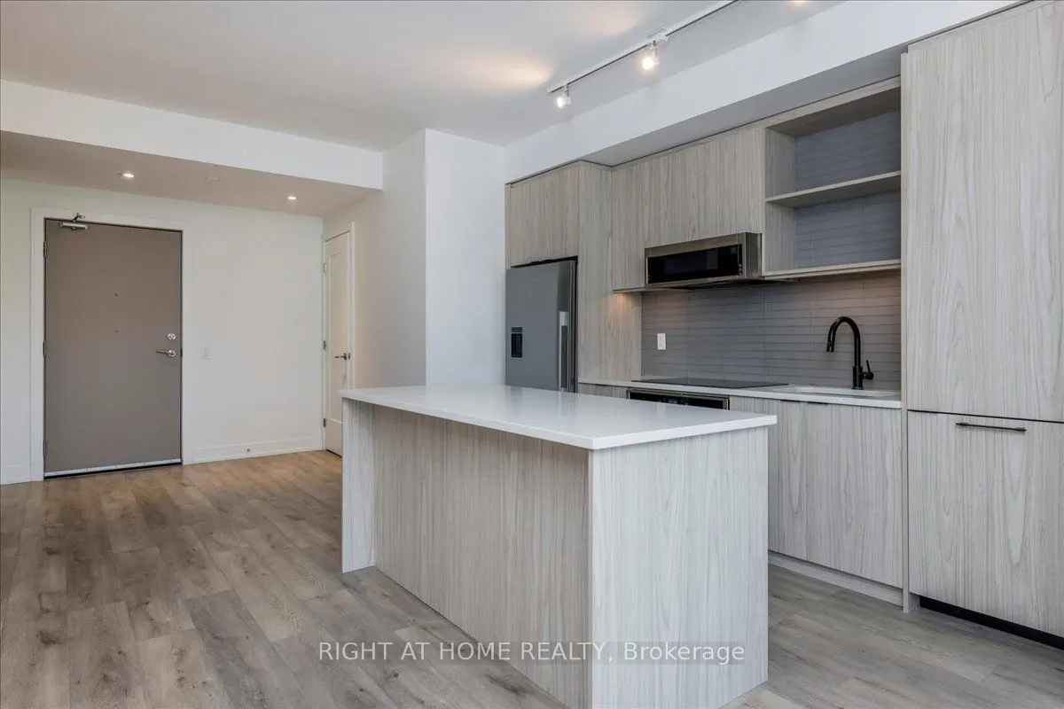 185 Dunlop Street E, #517