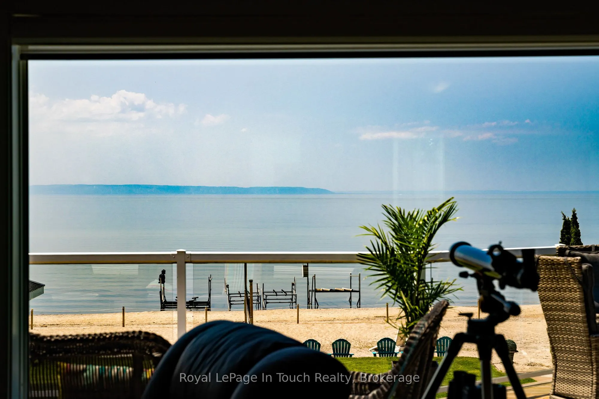 8 TINY BEACHES Road S