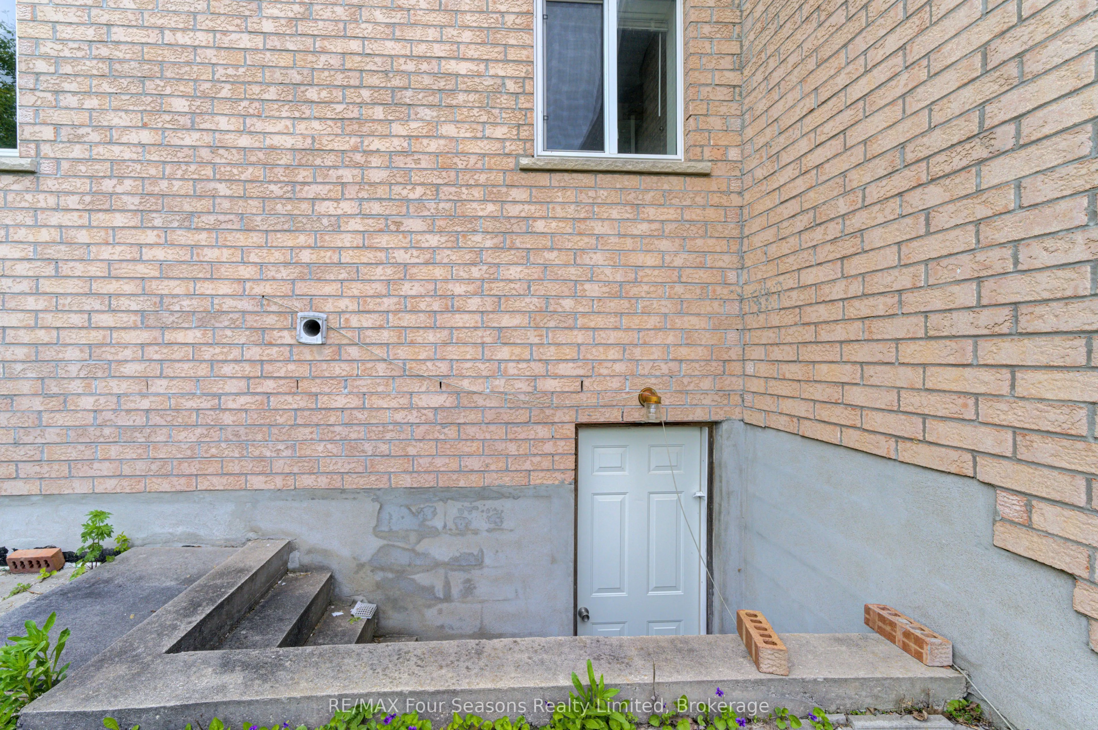 243 River Road E