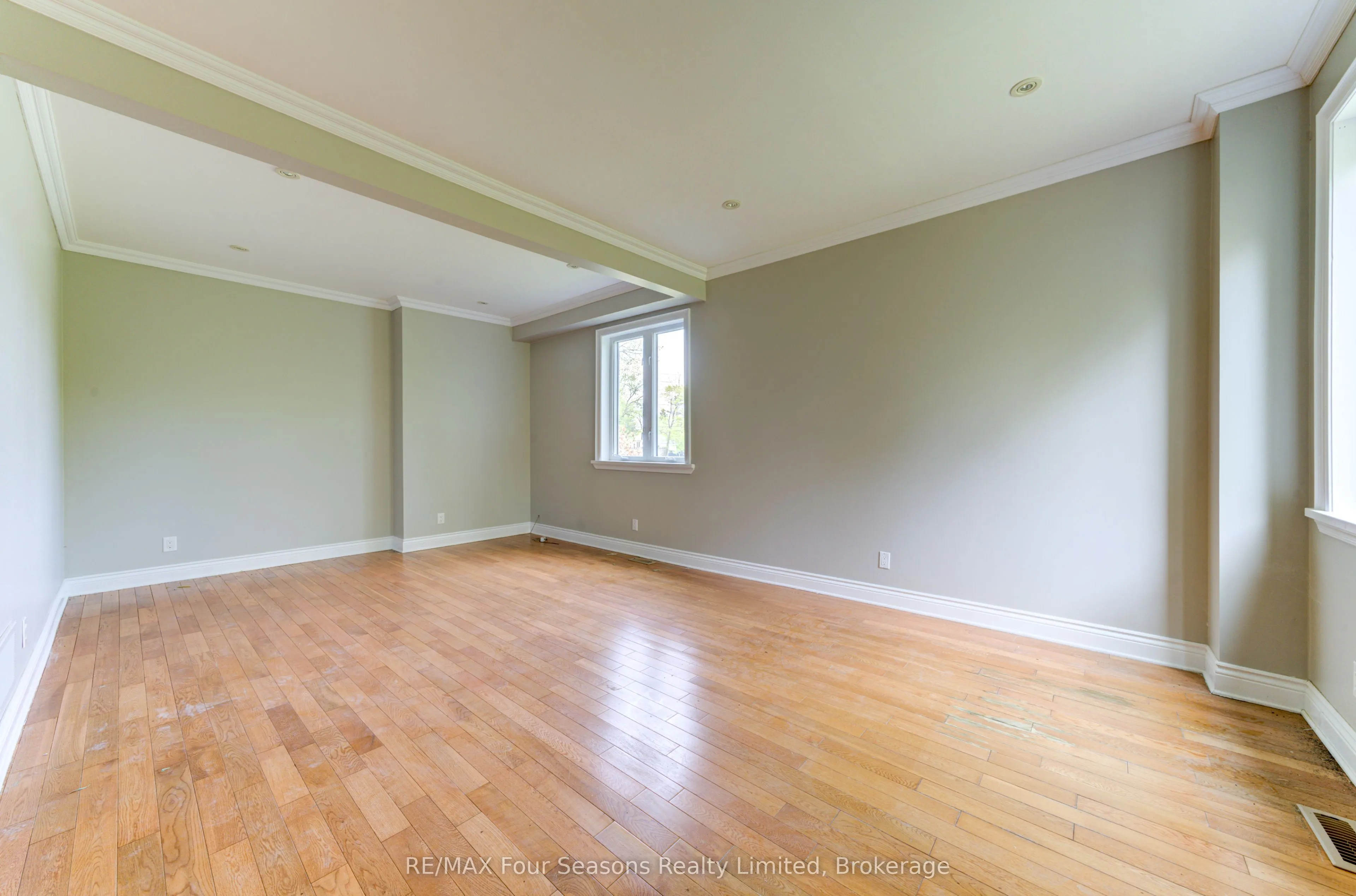 243 River Road E