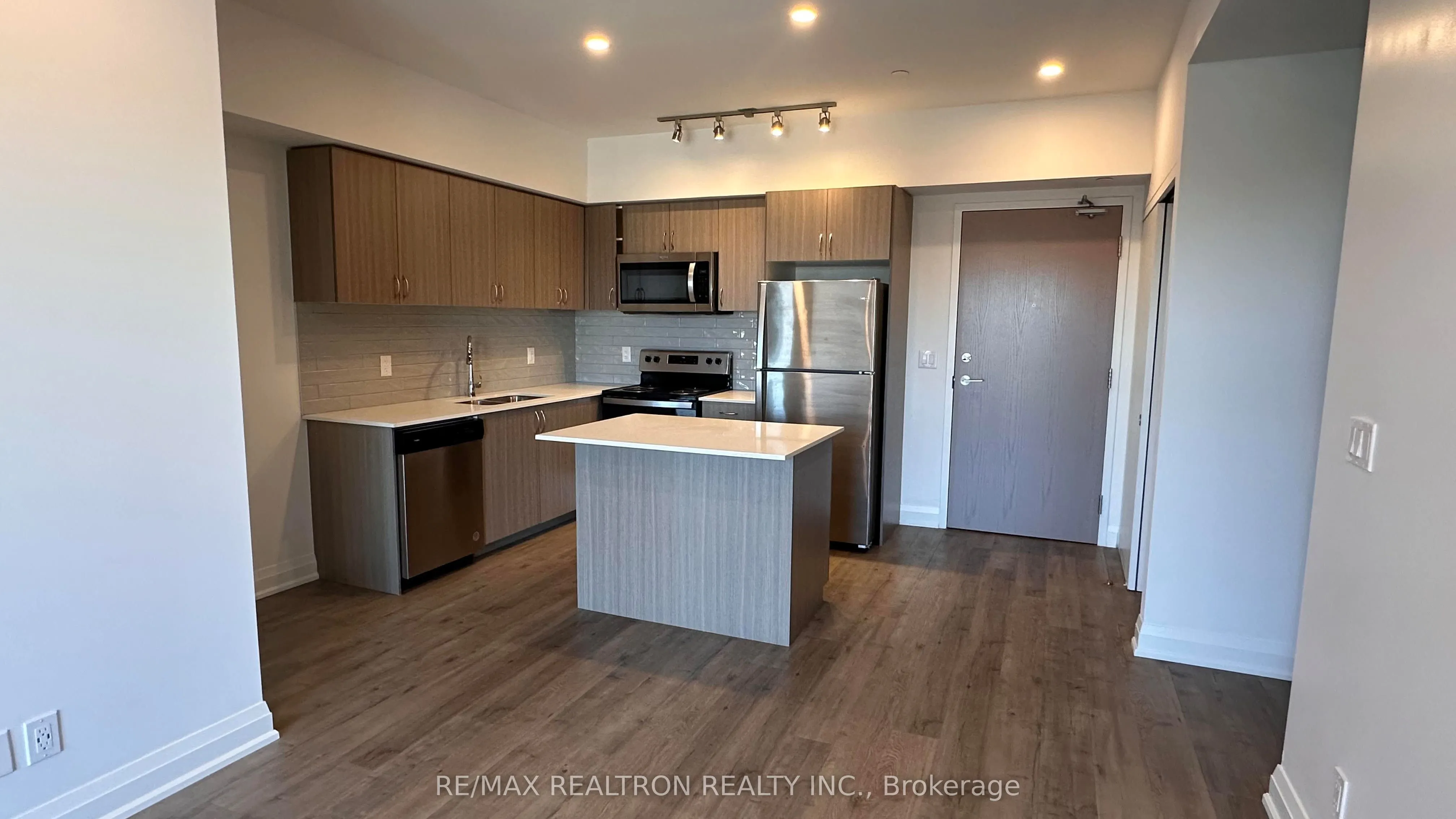 58 Lakeside Terrace N, #1108