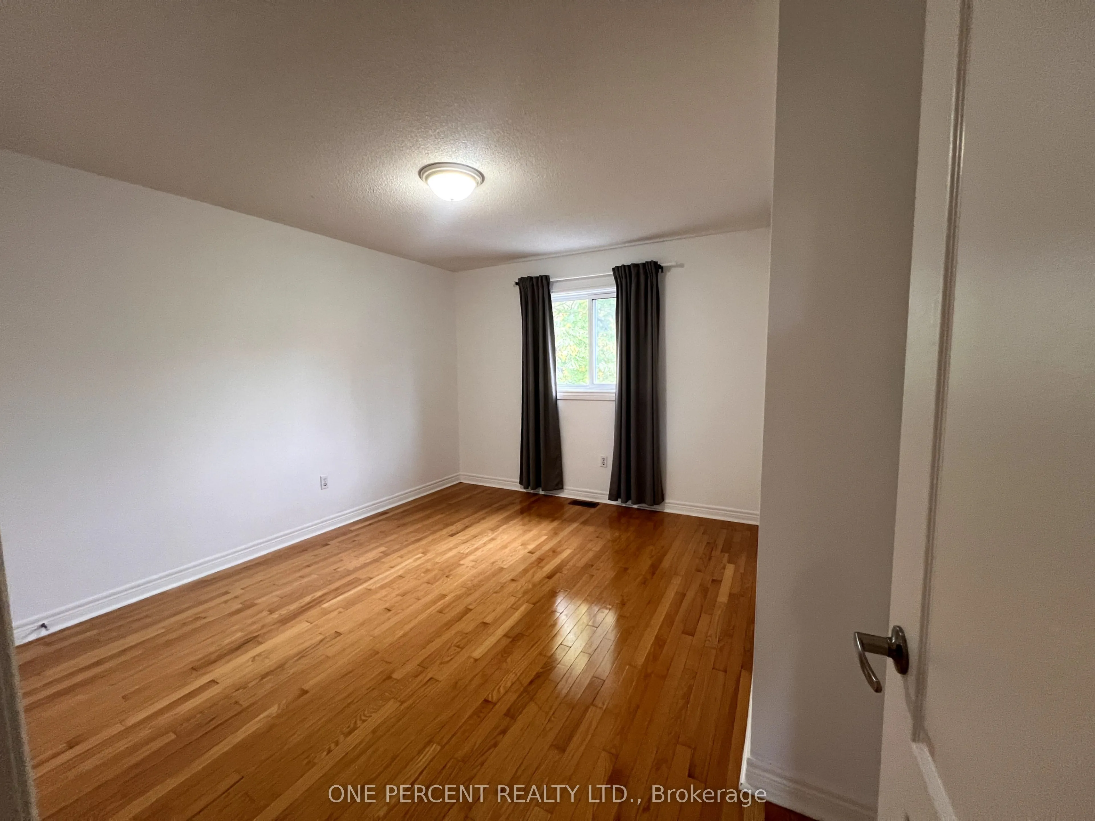 10 ROYAL PARK Boulevard
