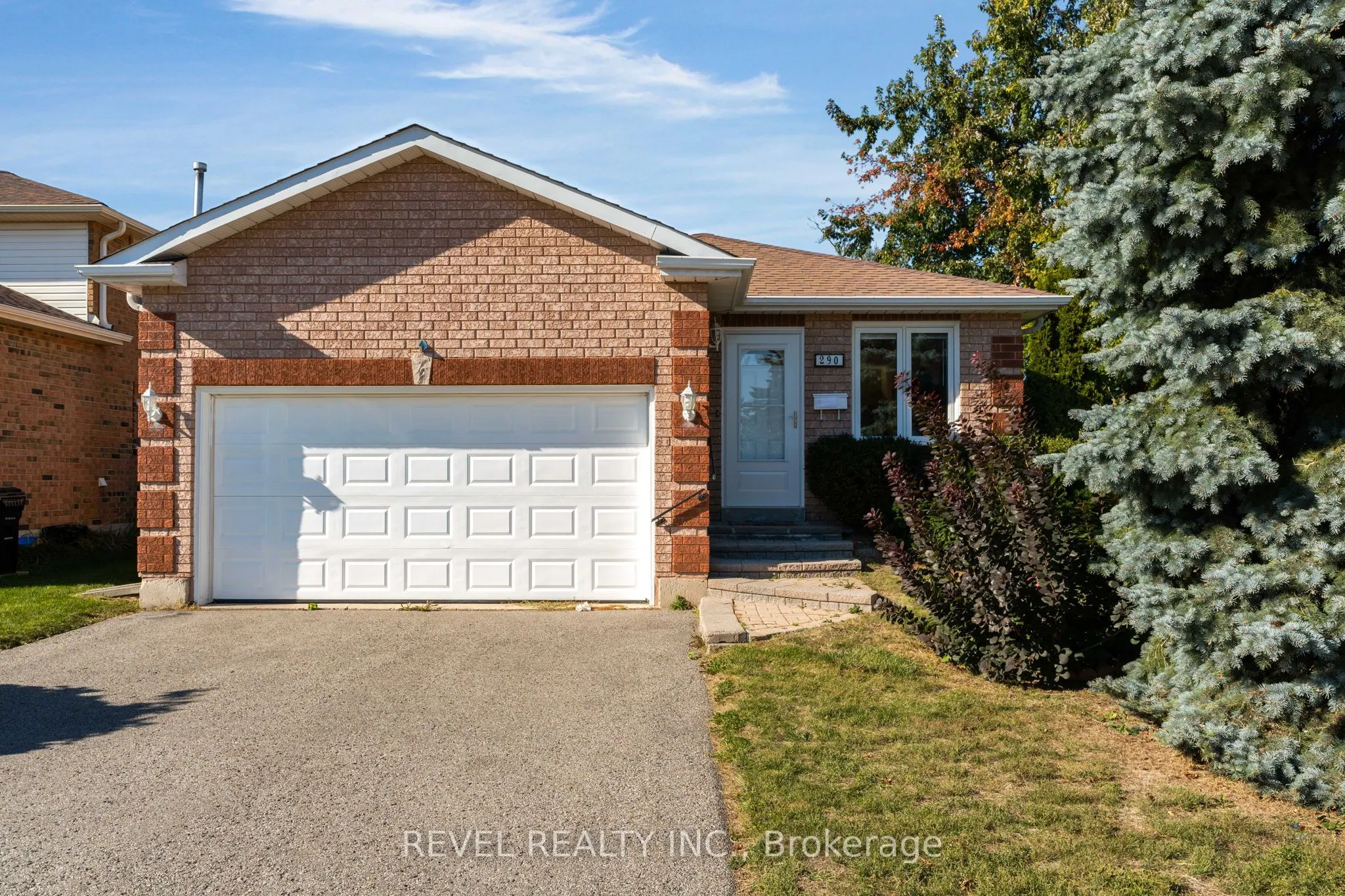 290 Cundles Road W