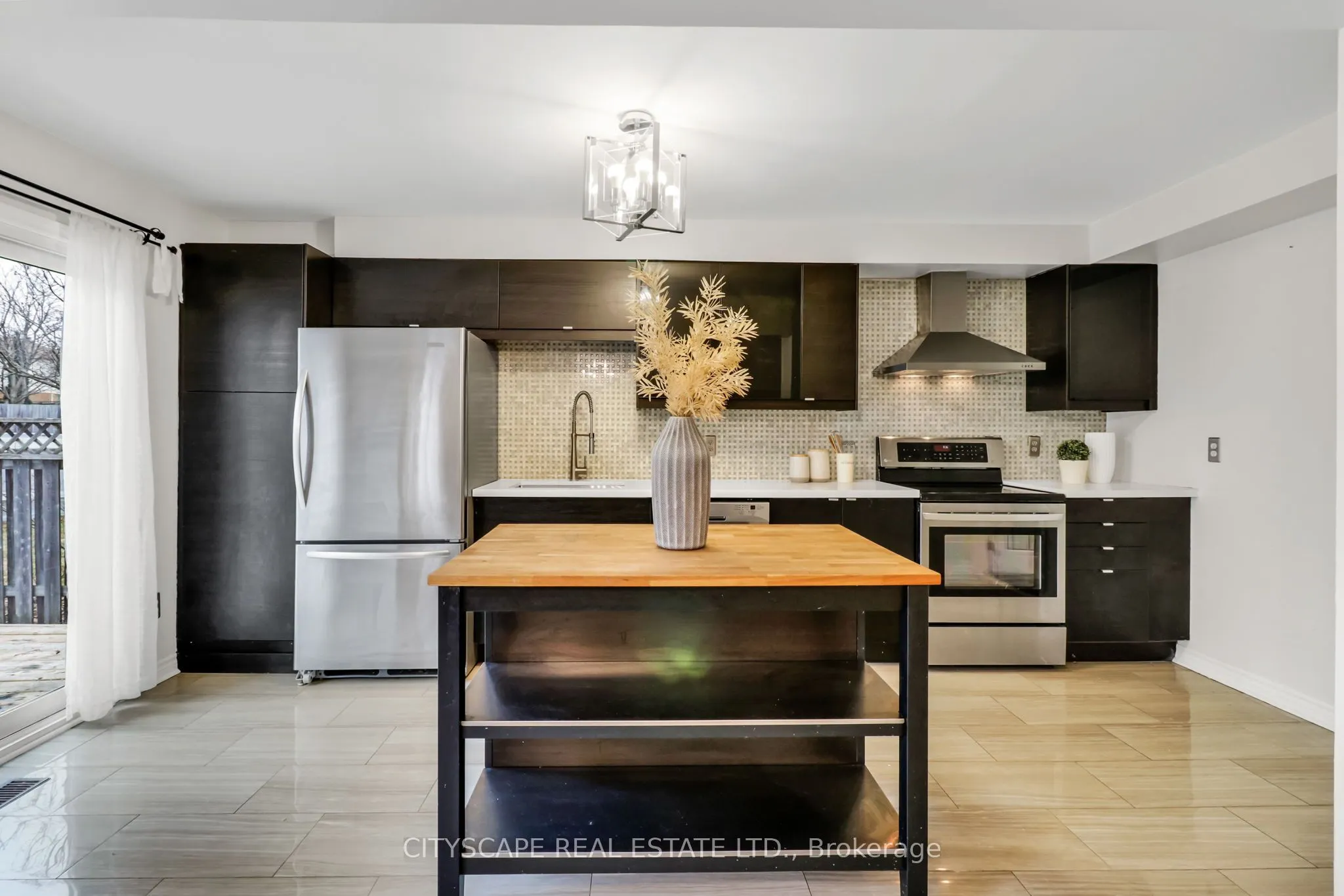 79 Weatherup Crescent