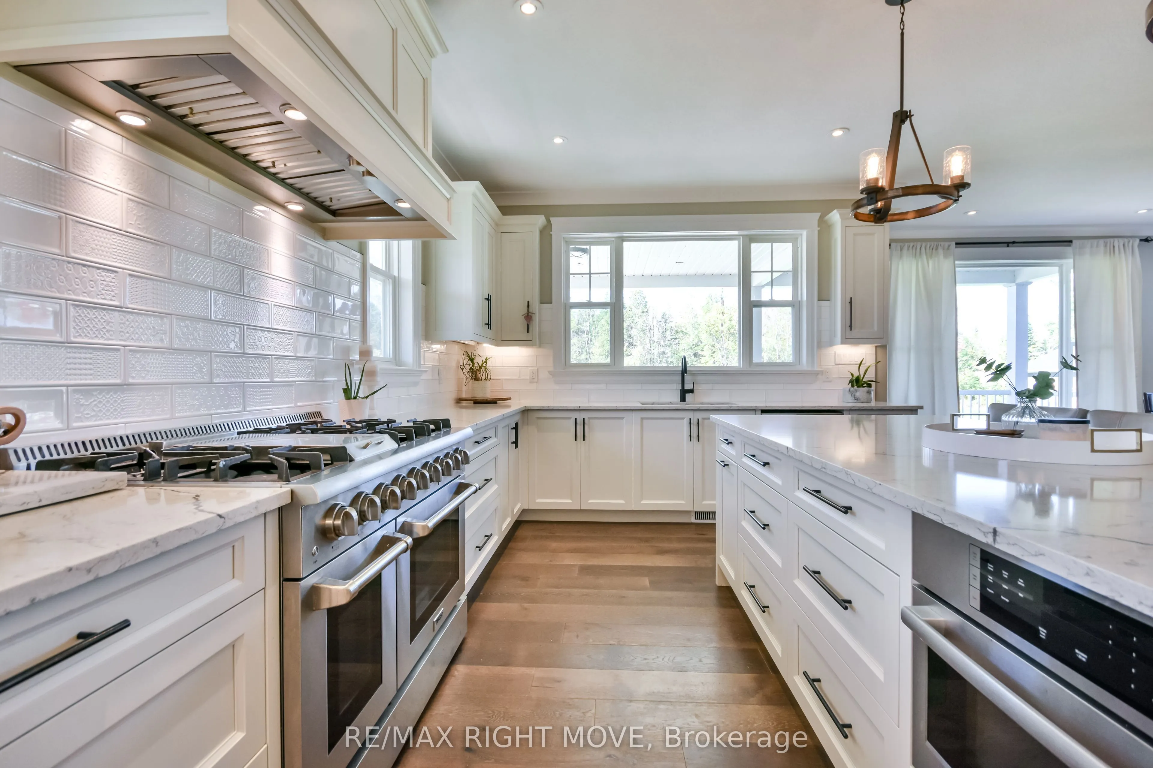 2448 Stockdale Road