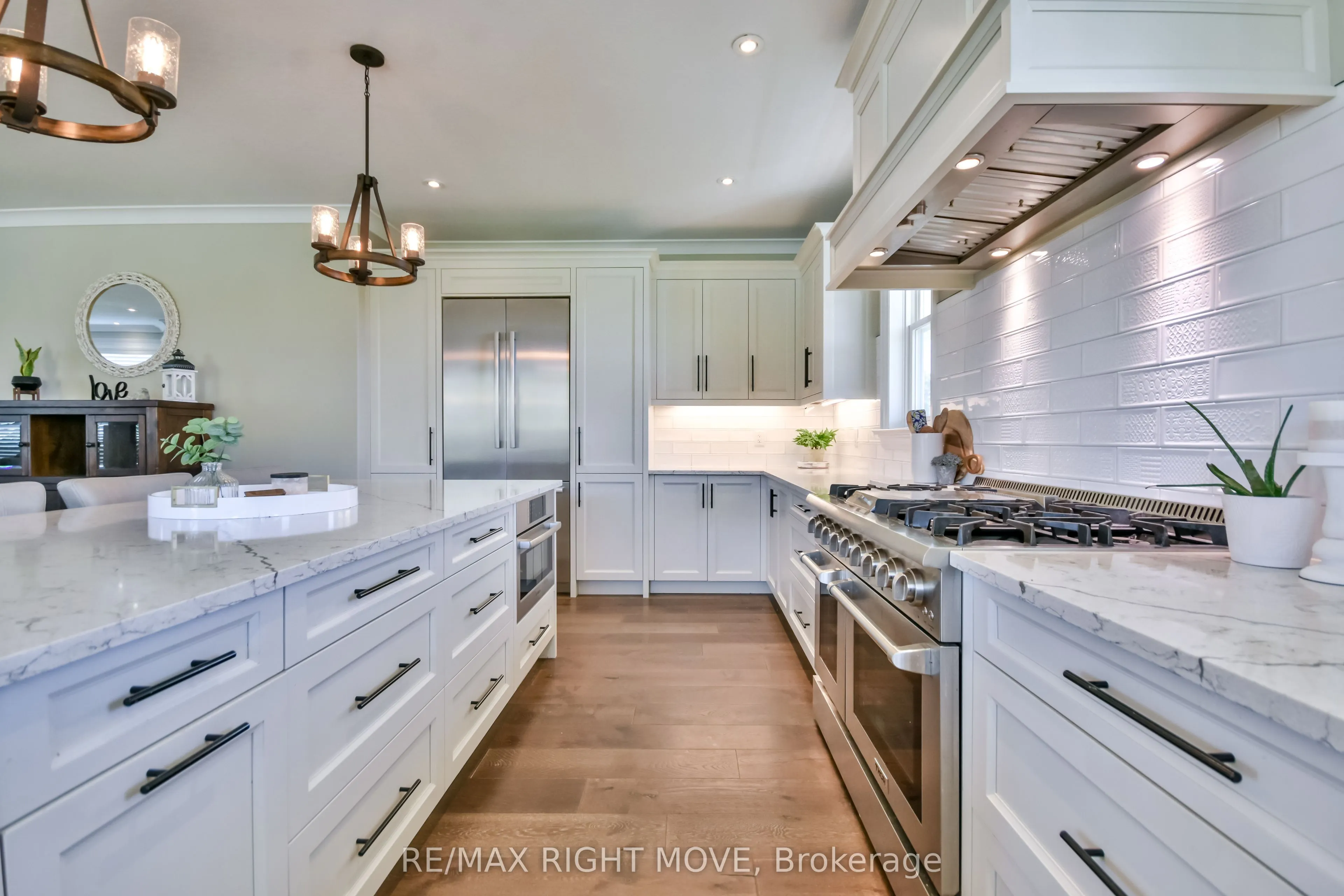 2448 Stockdale Road