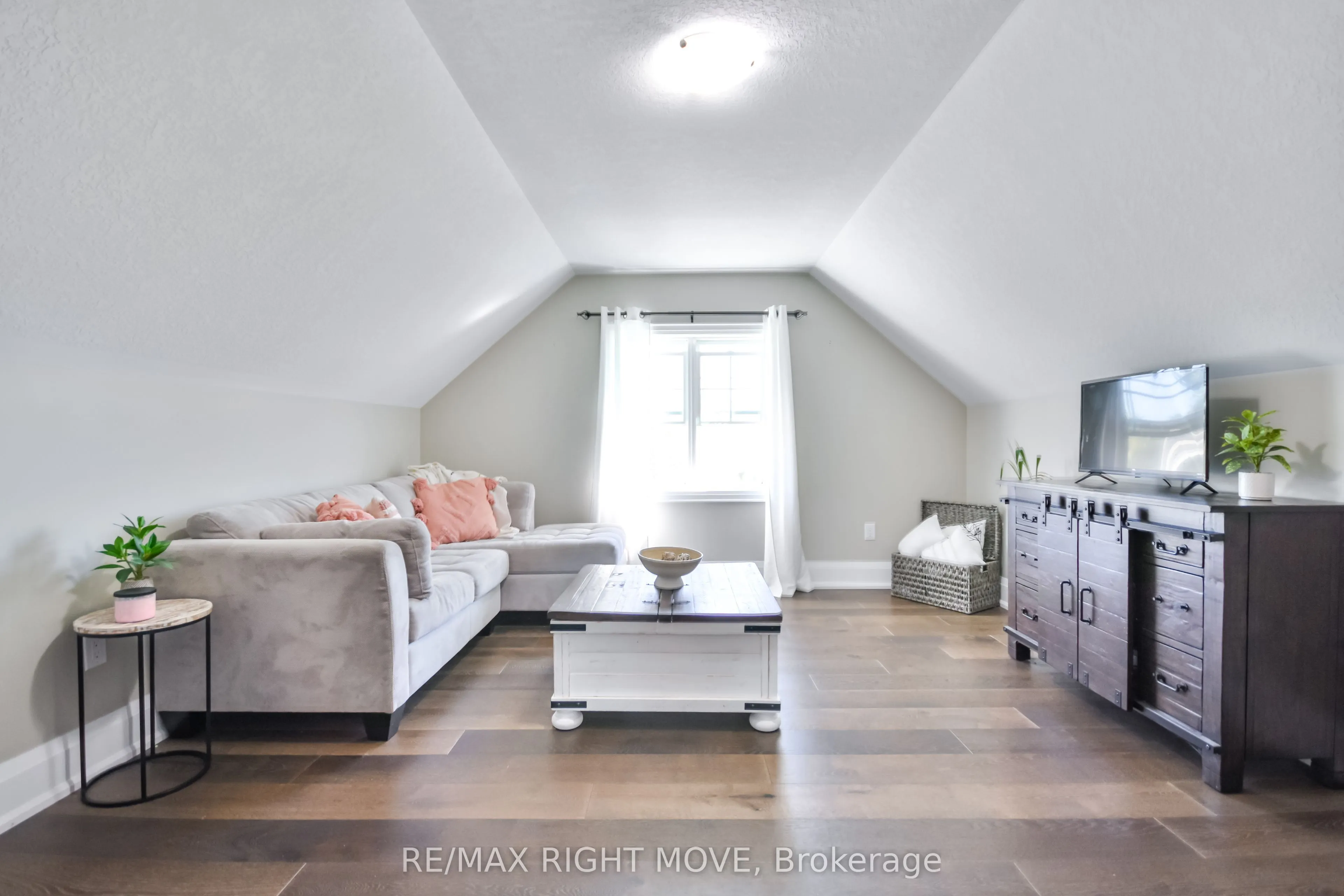 2448 Stockdale Road