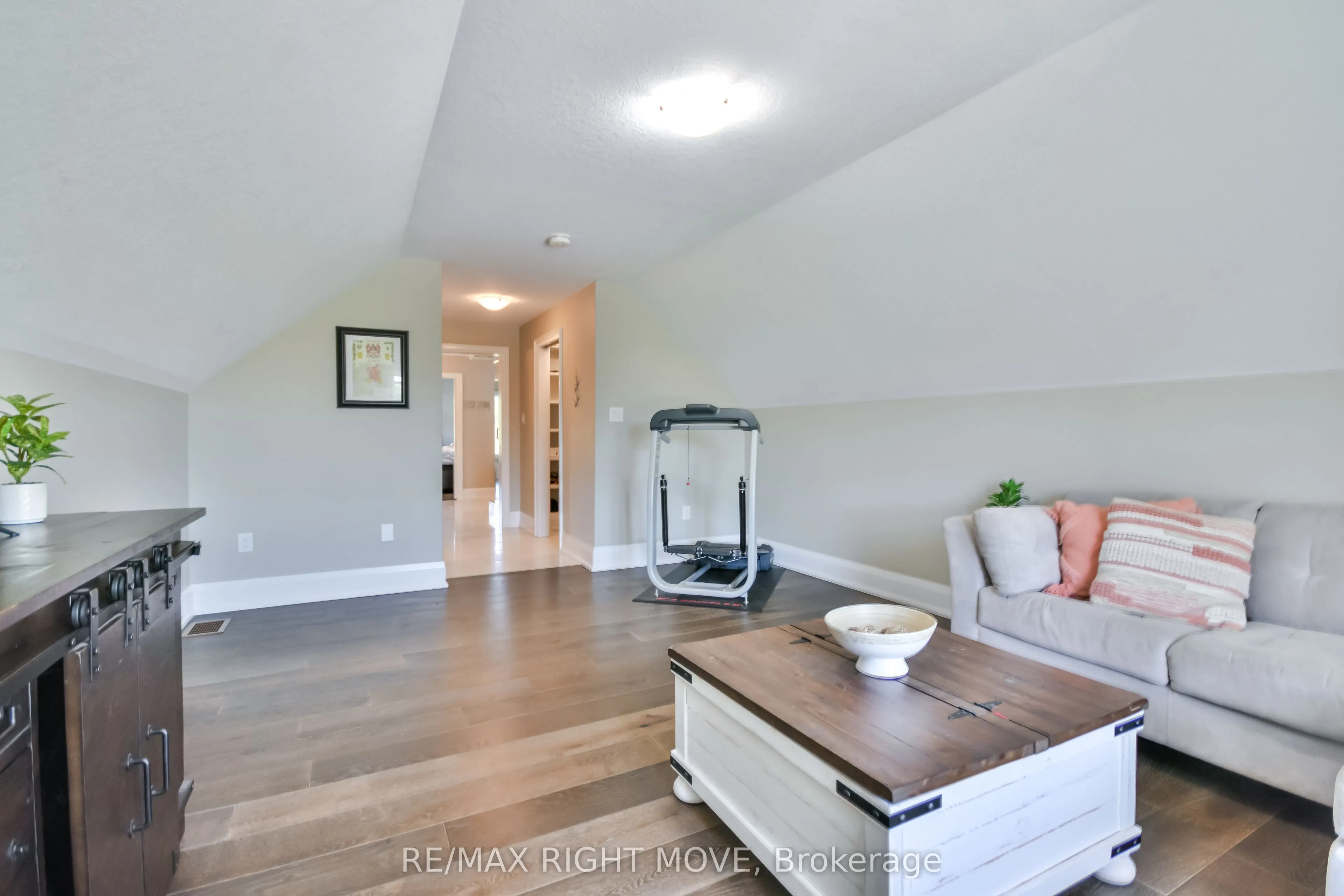 2448 Stockdale Road