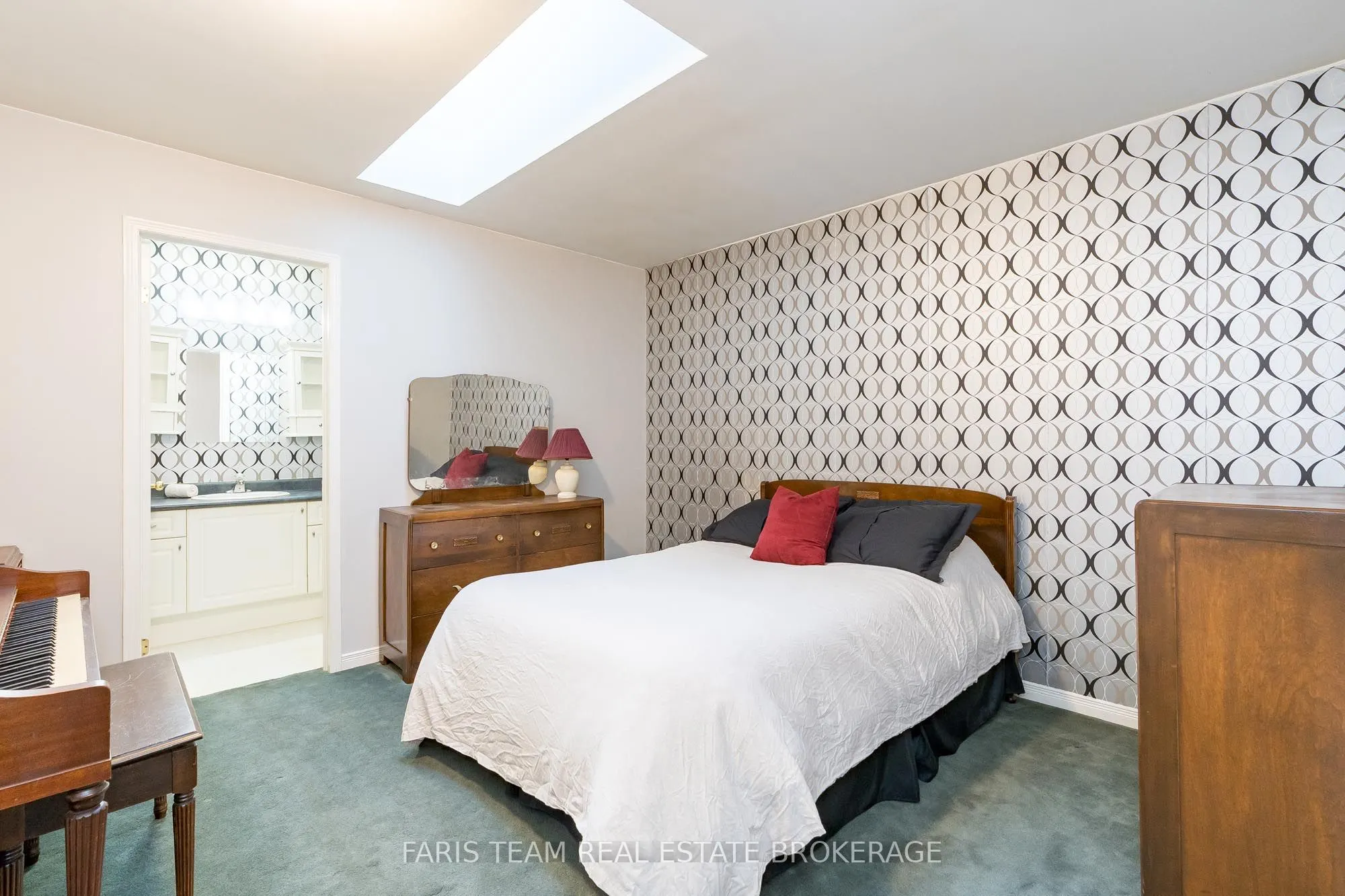9 Julia Crescent
