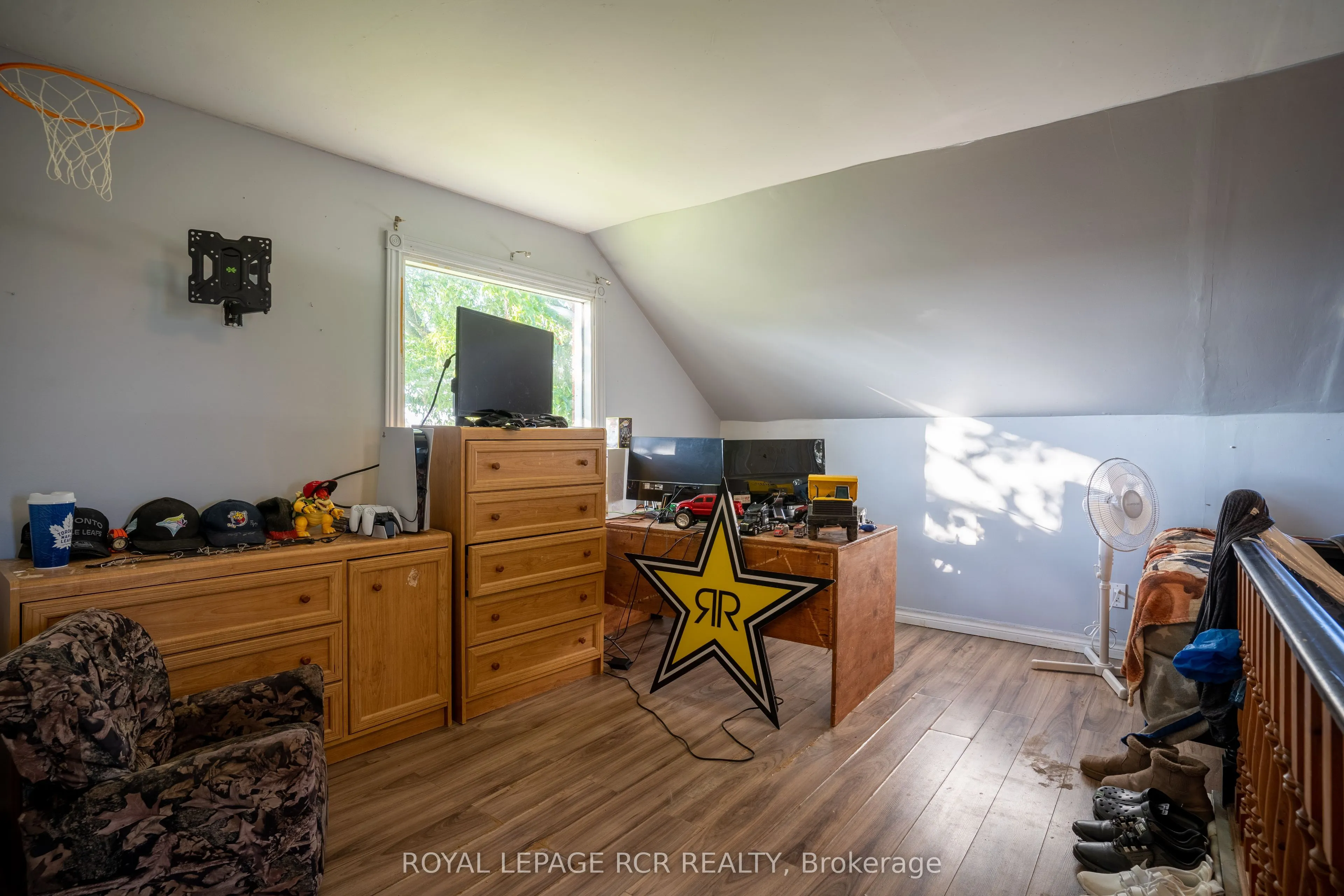 2606 Crossland Road