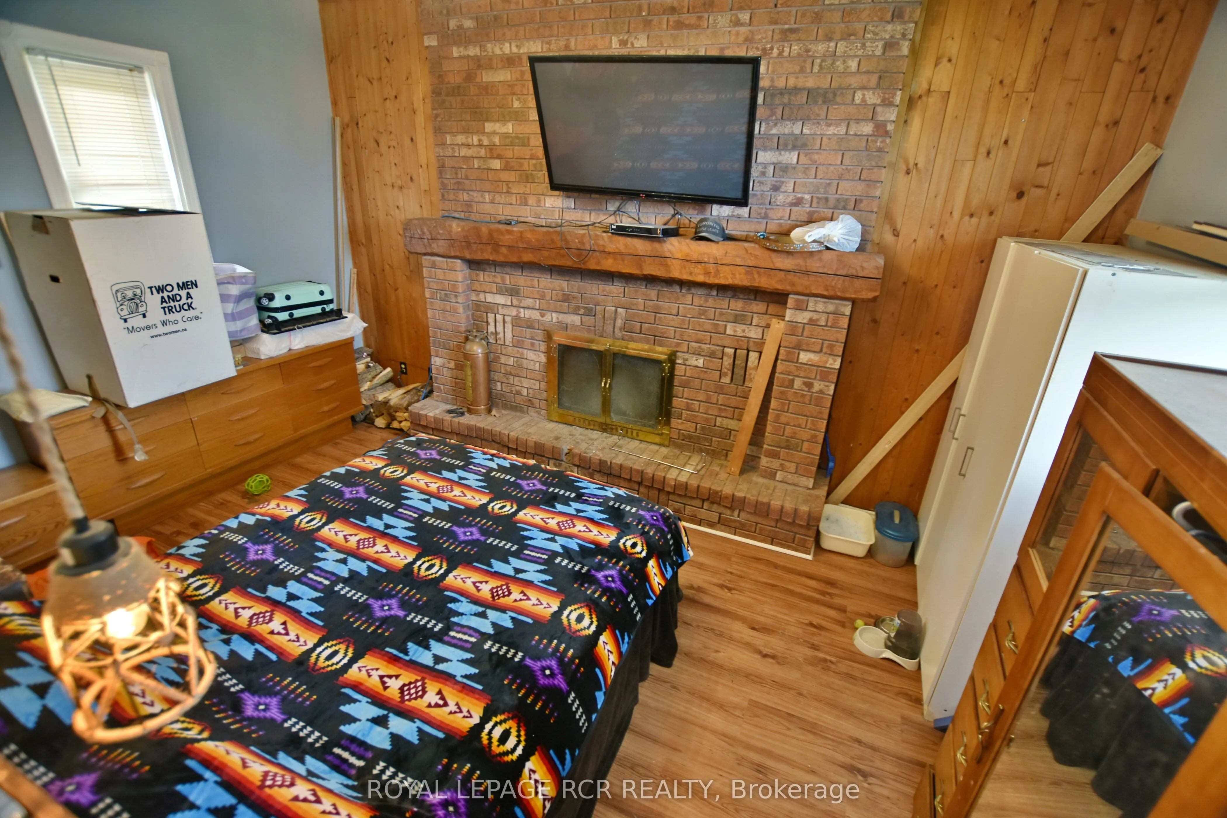 2606 Crossland Road