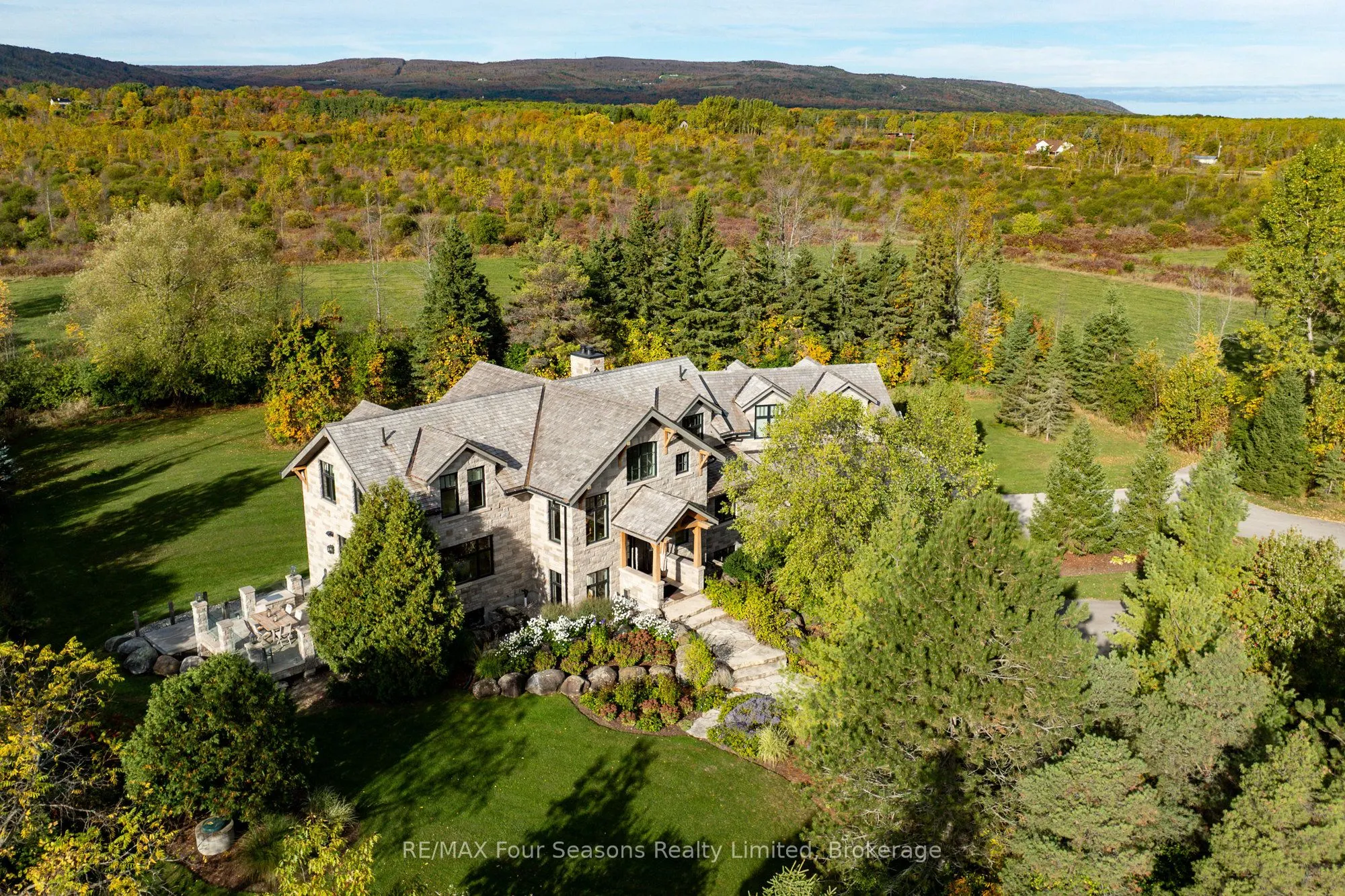 2710 Nottawasaga 10 Concession N
