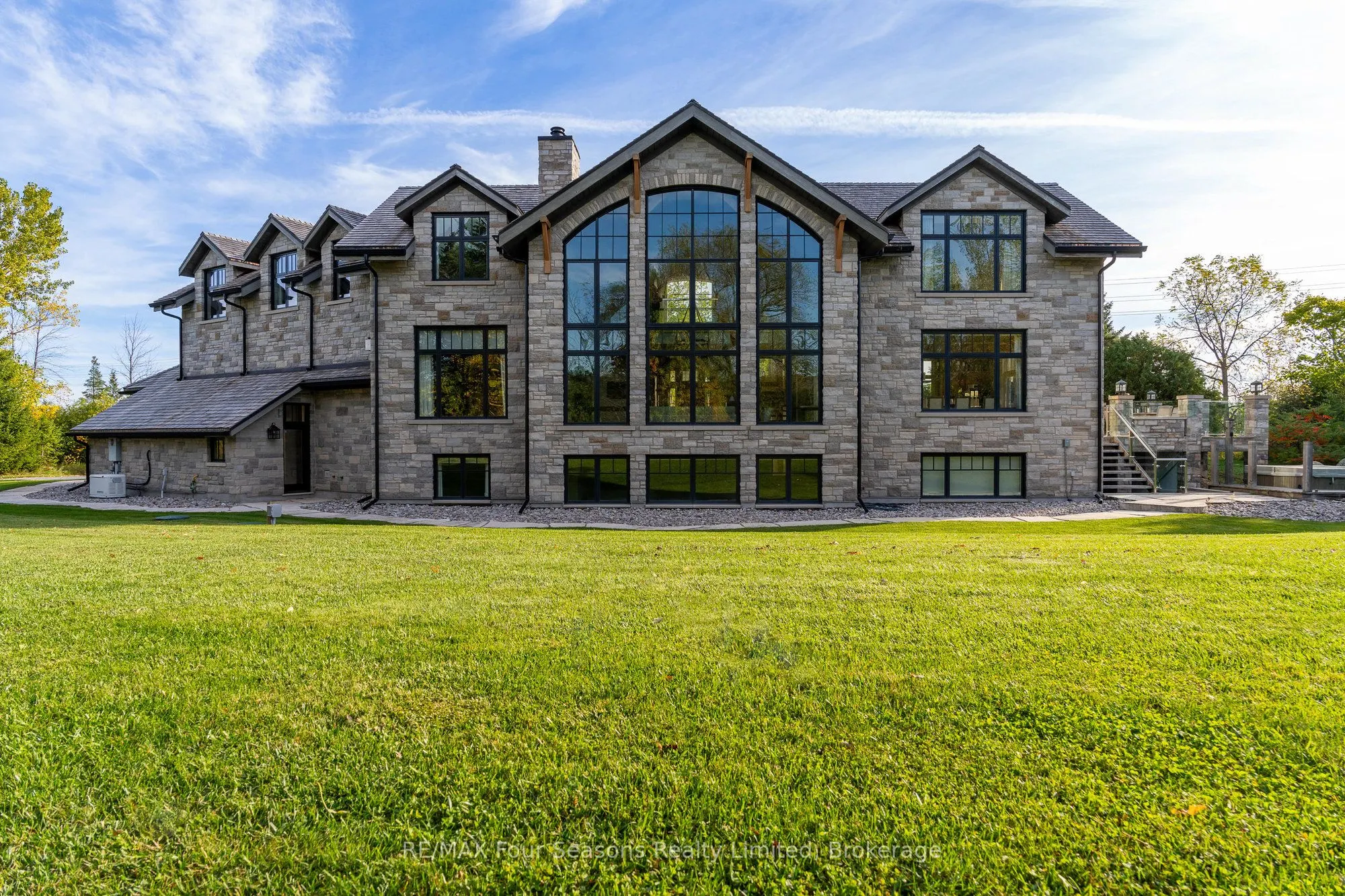 2710 Nottawasaga 10 Concession N