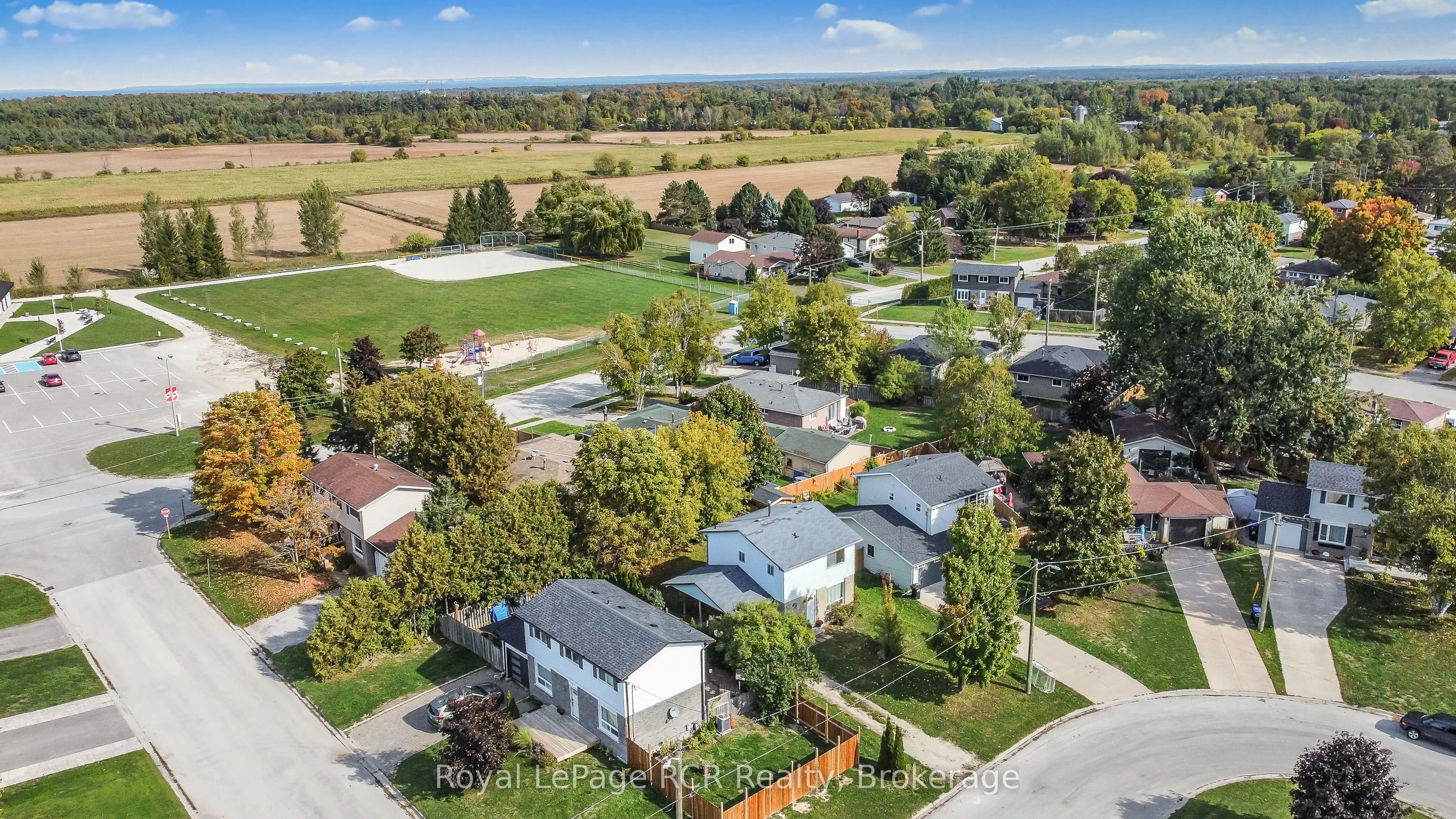 255 Valleyfield Crescent