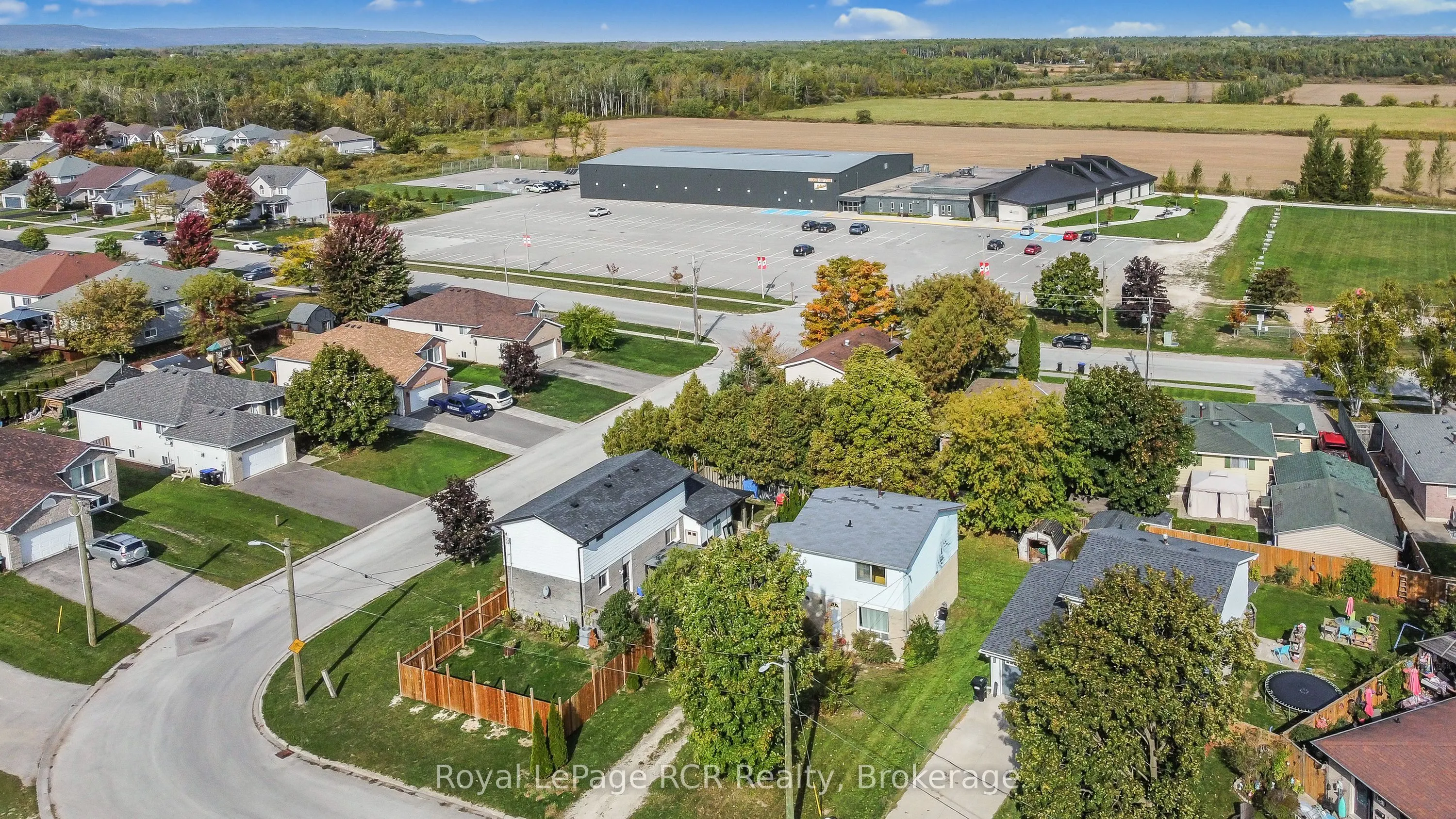 255 Valleyfield Crescent