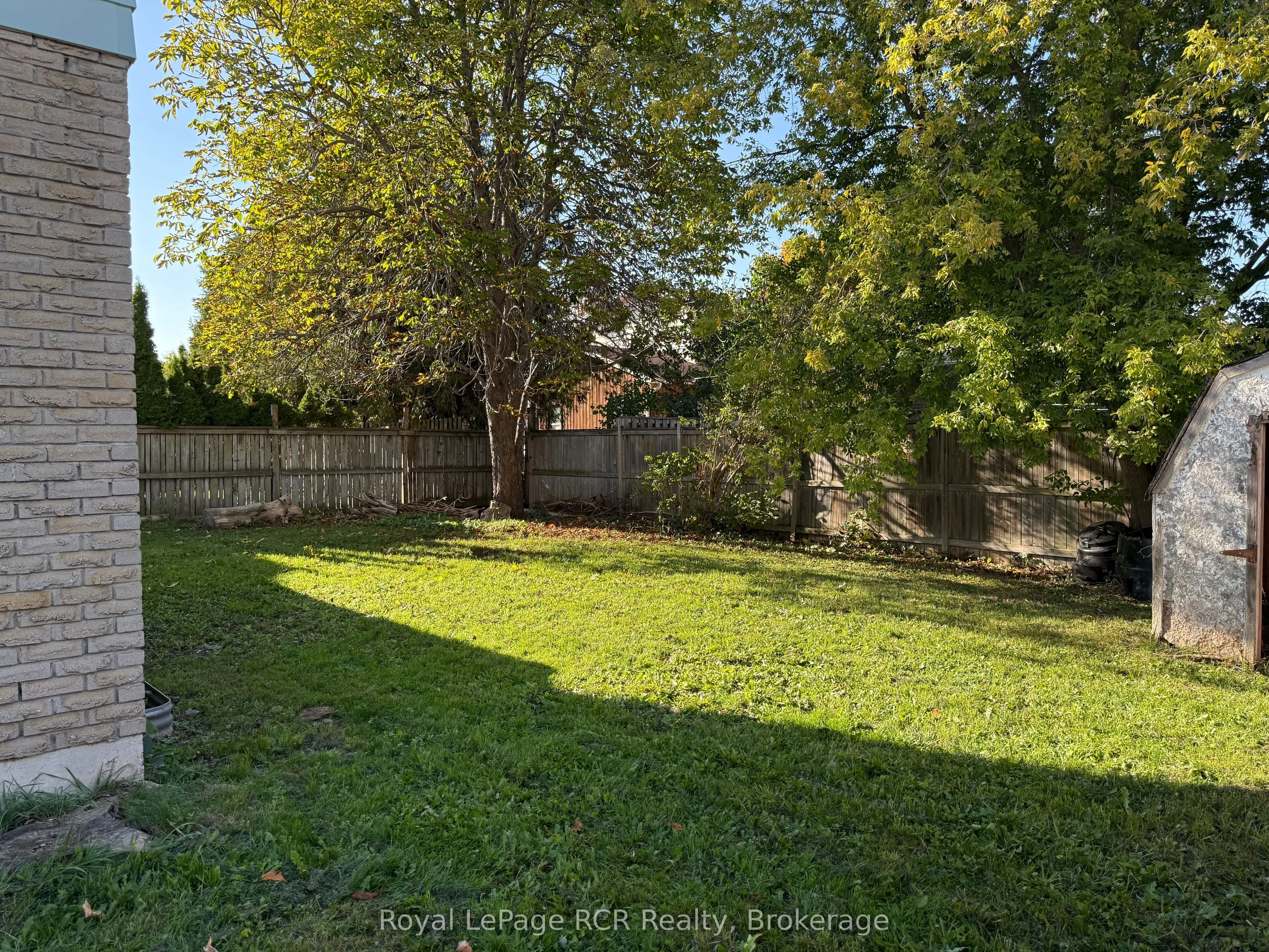 255 Valleyfield Crescent