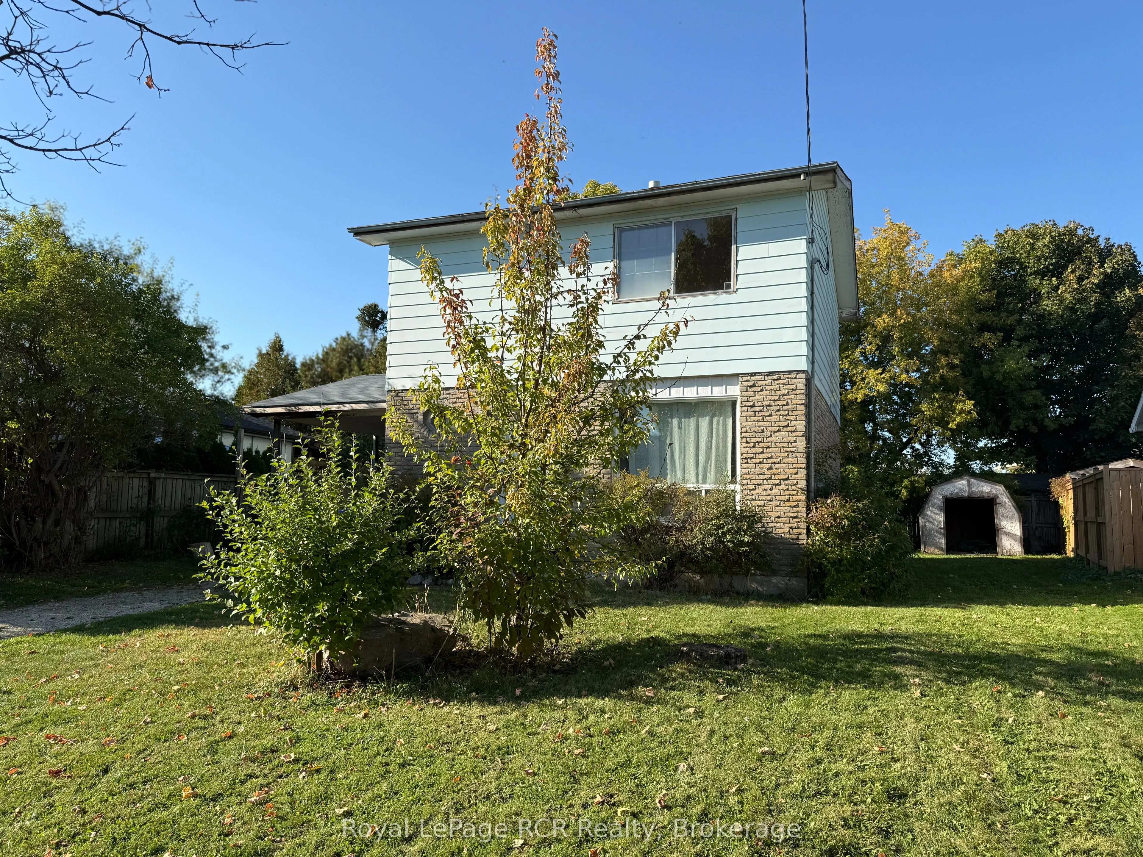 255 Valleyfield Crescent