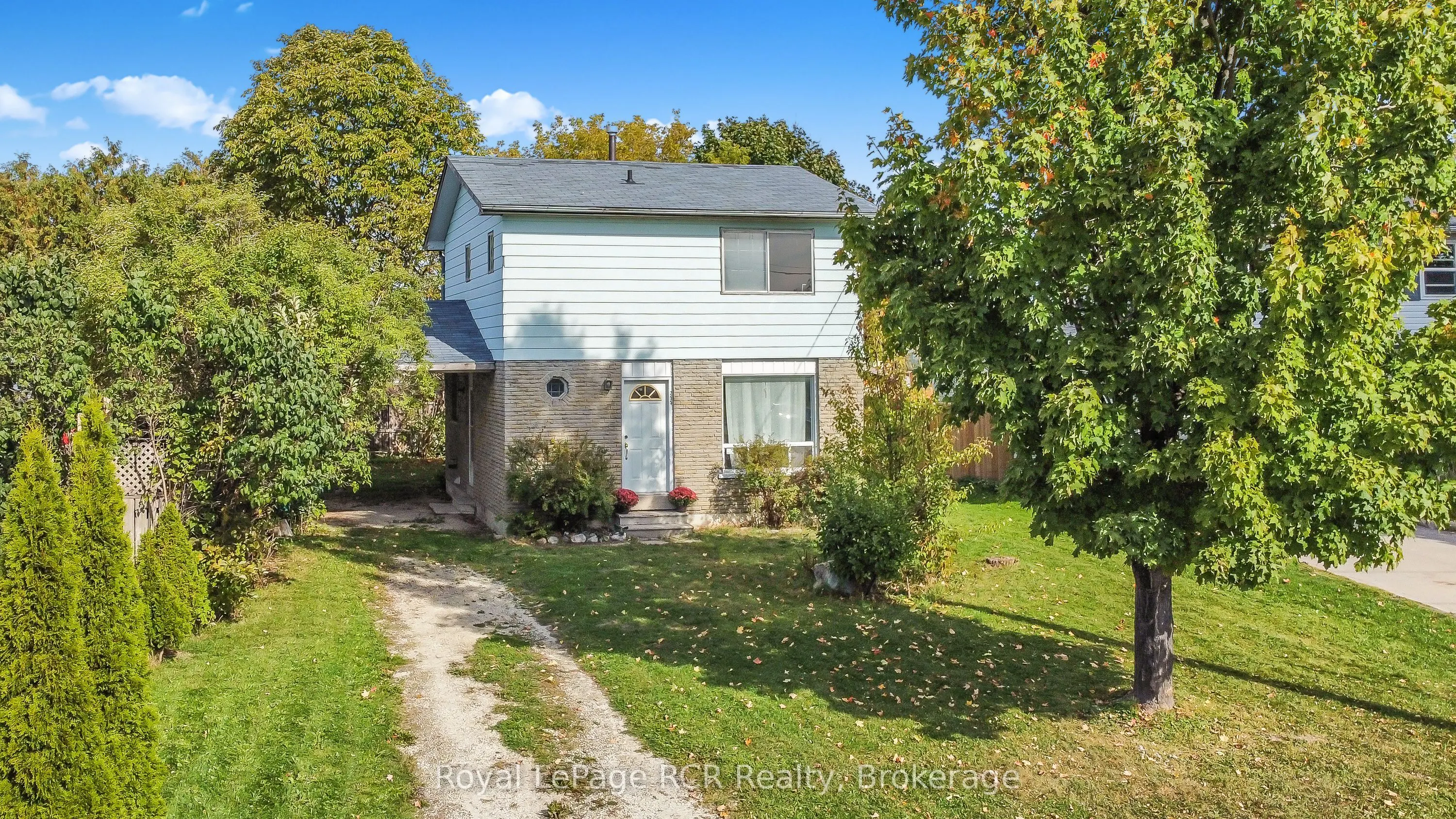 255 Valleyfield Crescent