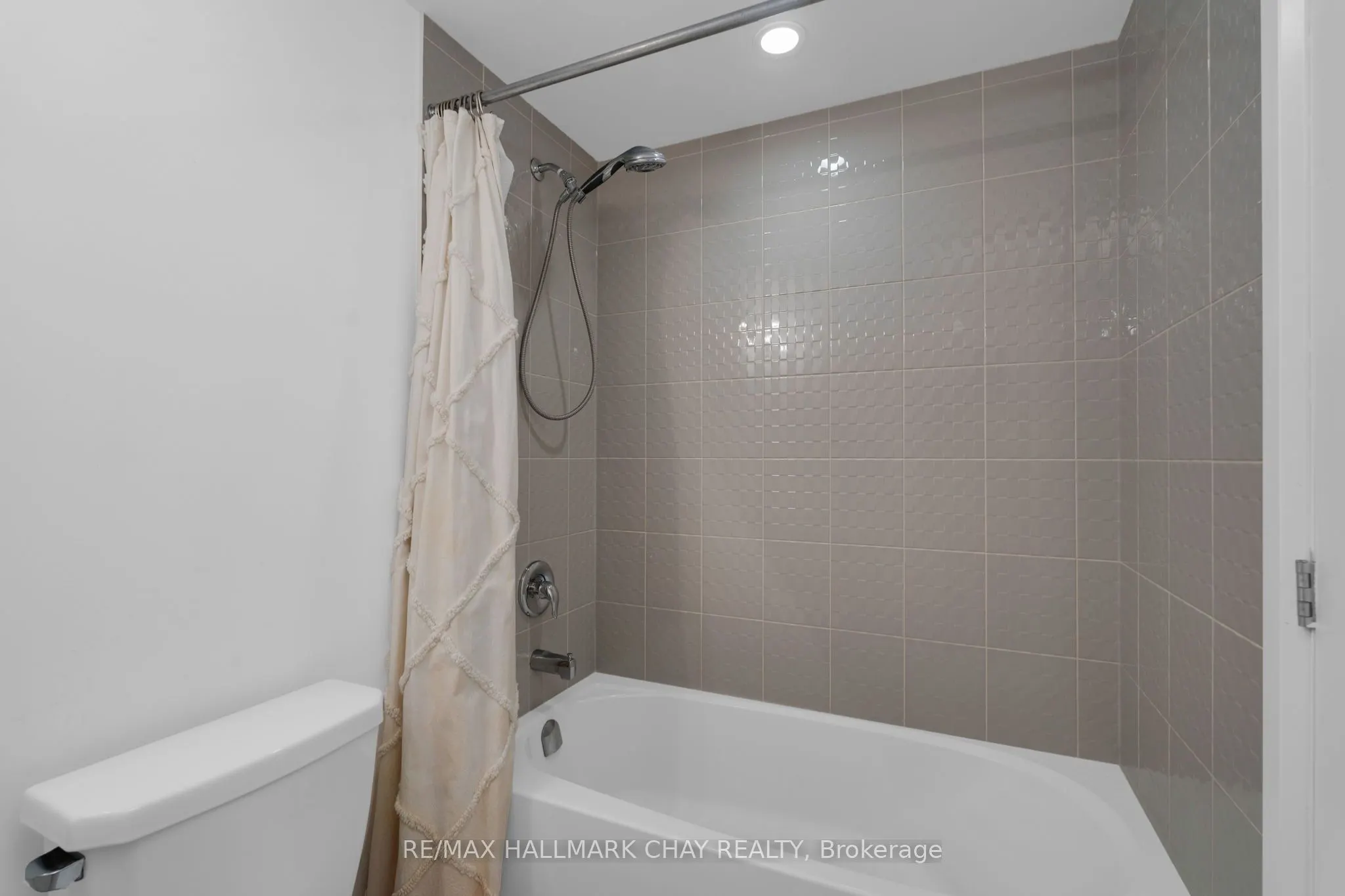 54 Koda Street, #301