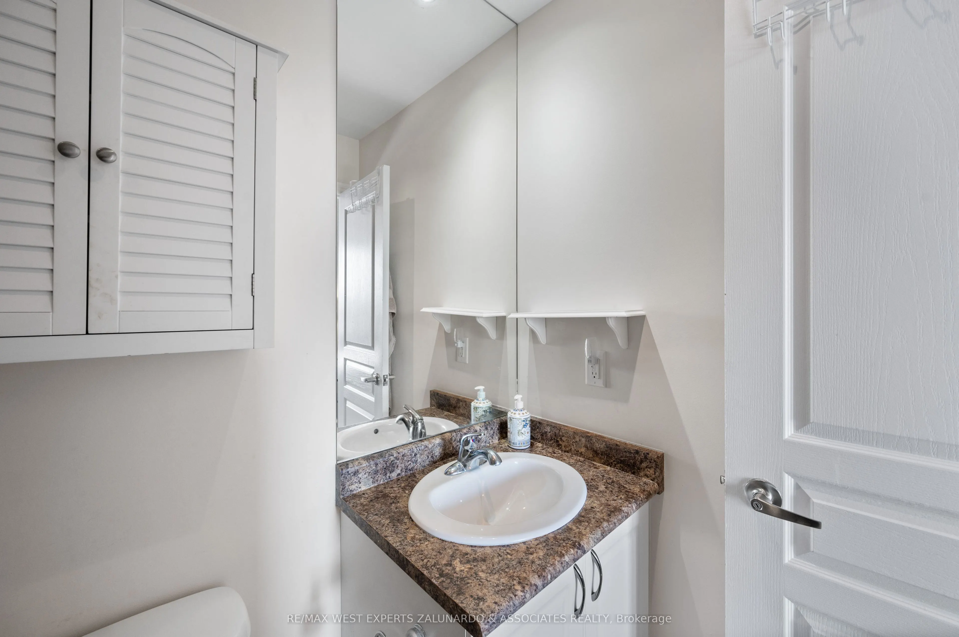 8 Brandy Lane Drive, #305