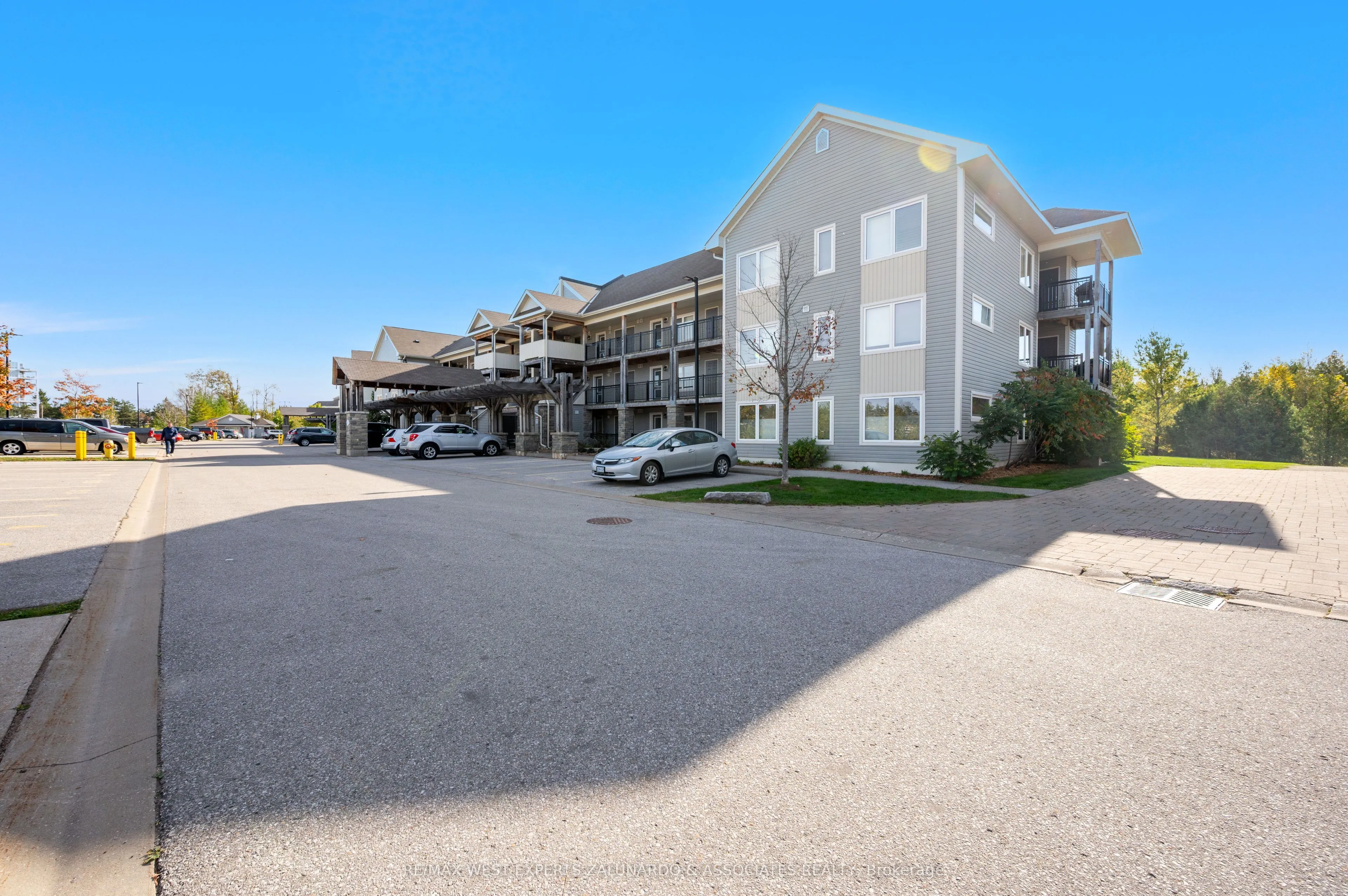 8 Brandy Lane Drive, #305