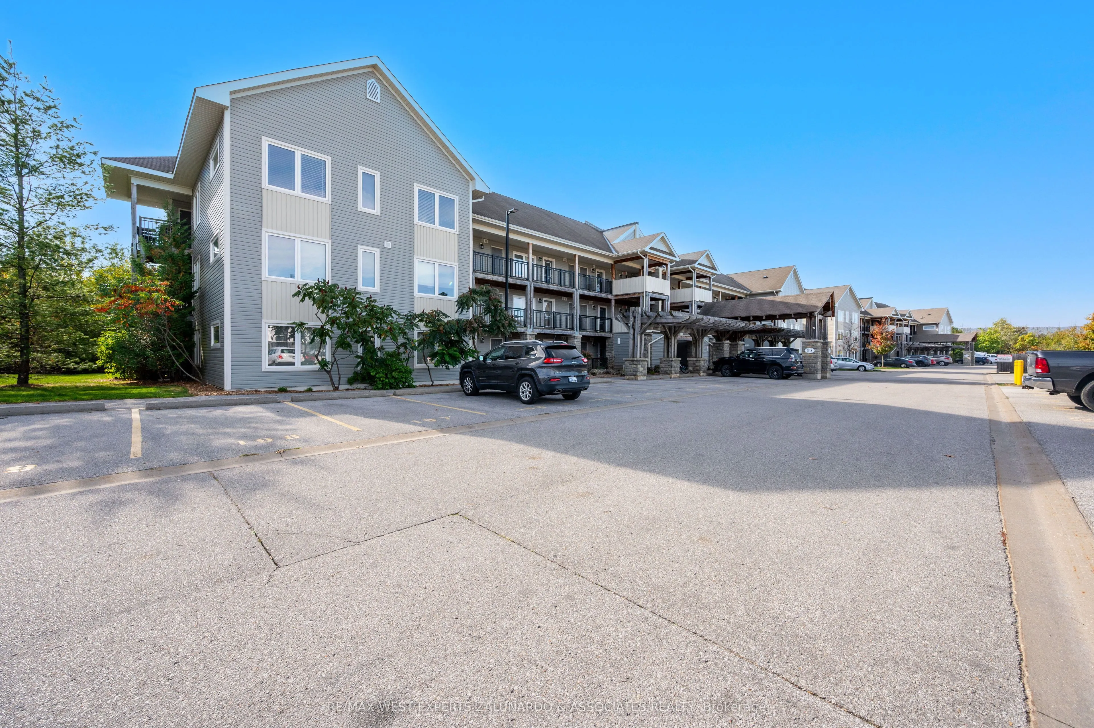 8 Brandy Lane Drive, #305