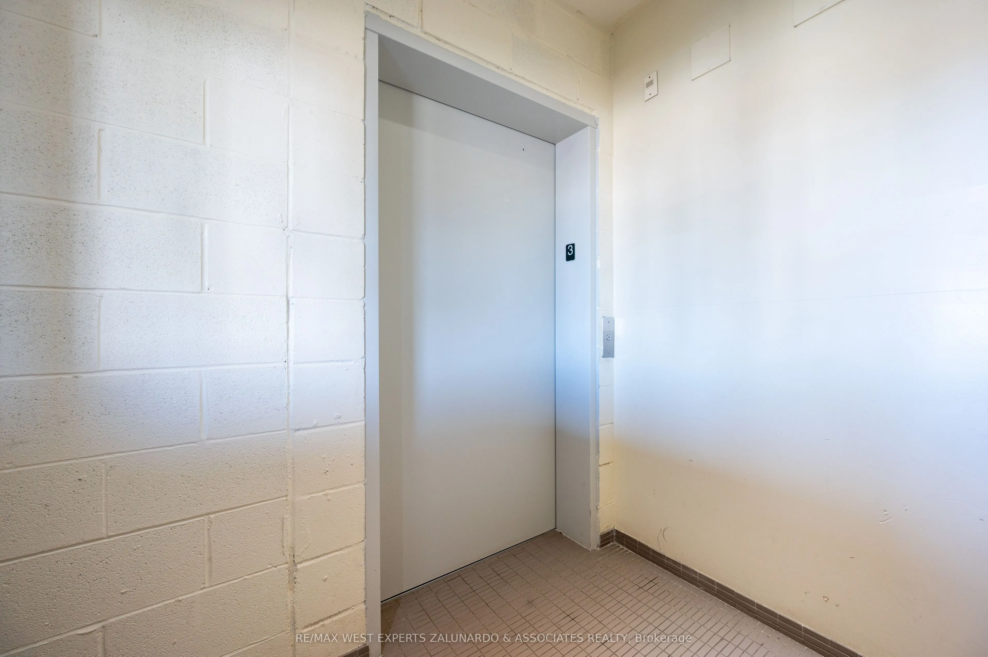 8 Brandy Lane Drive, #305