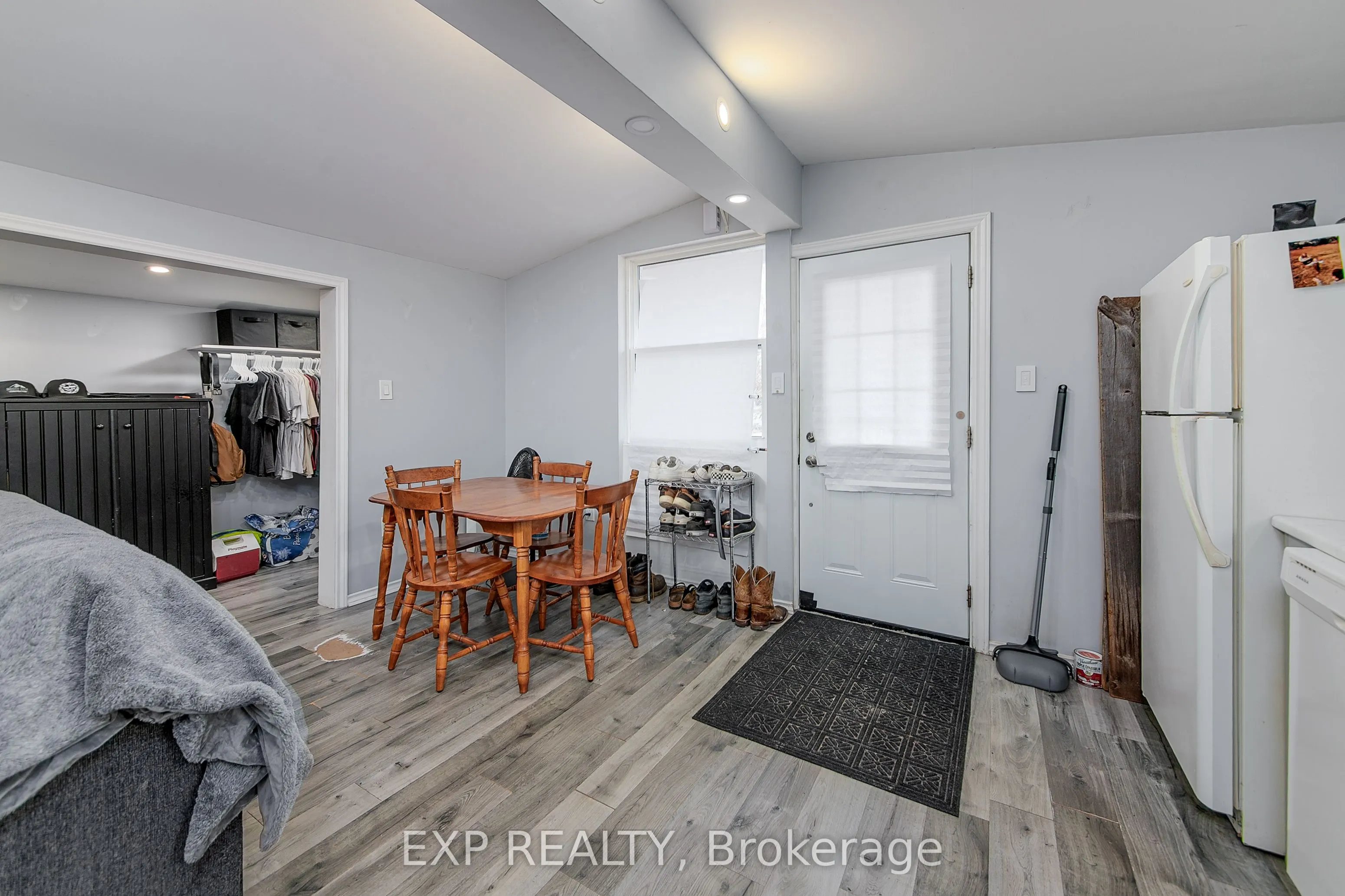 7 60th Street S