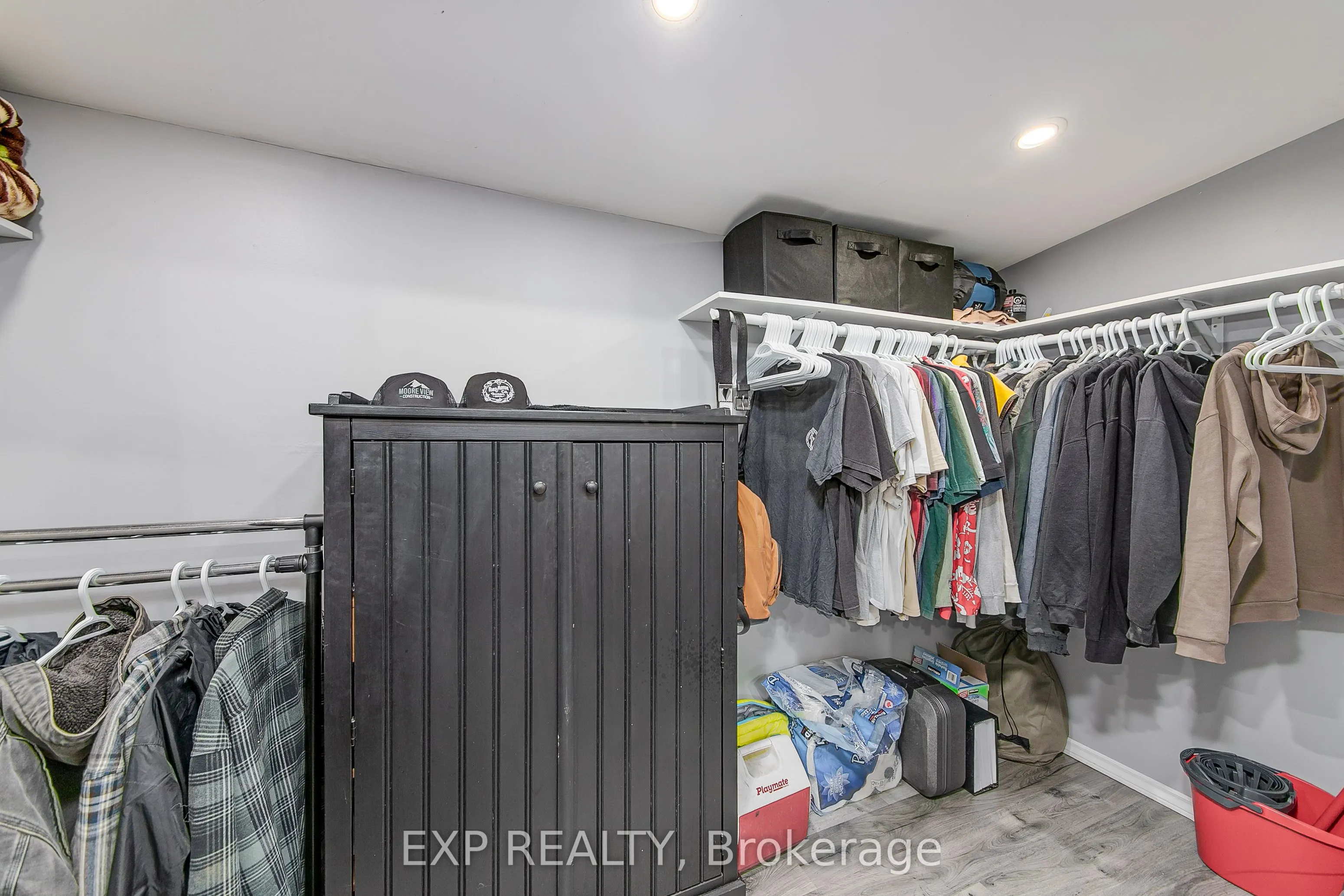 7 60th Street S