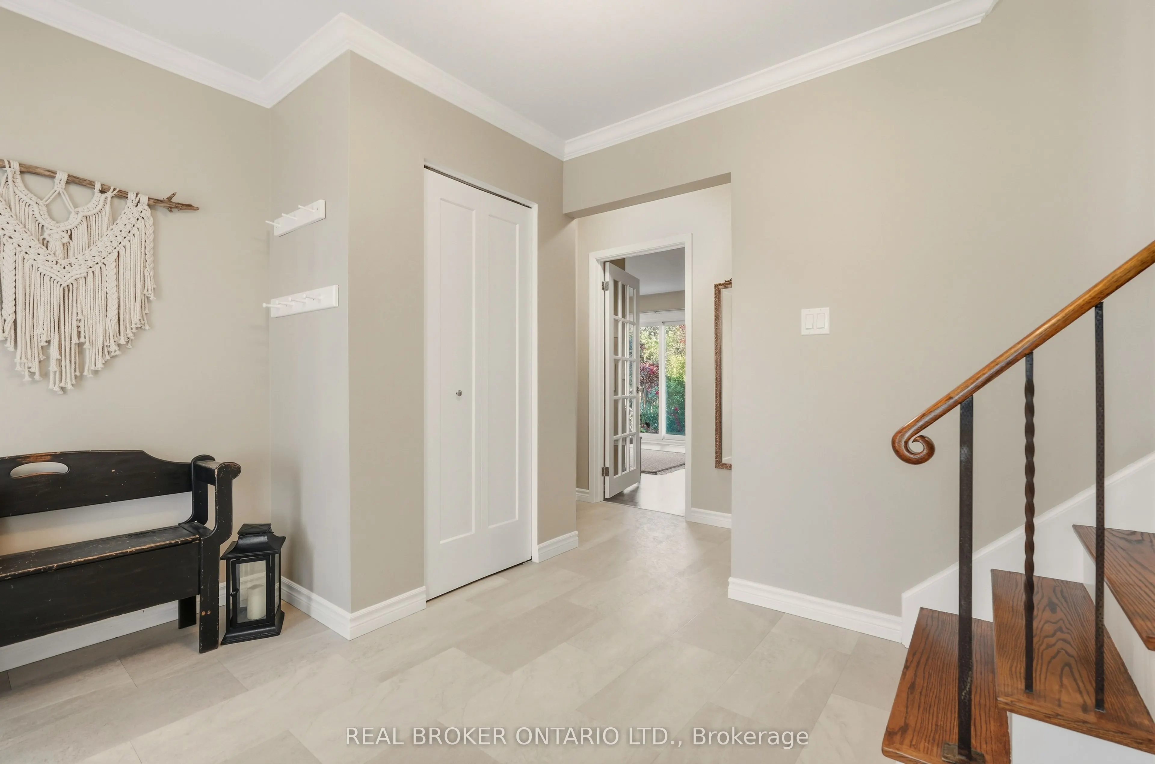 33 Porter Crescent