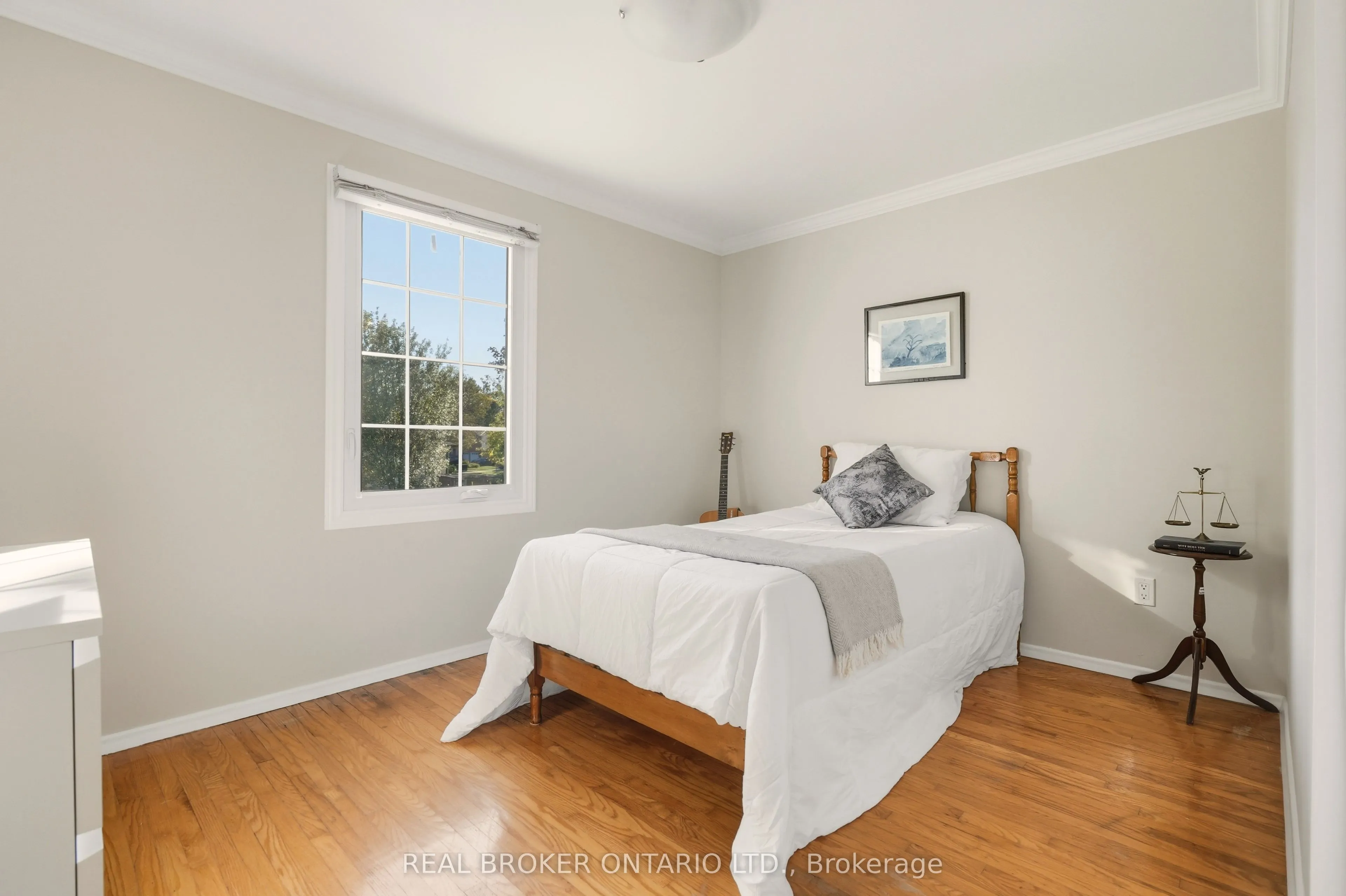 33 Porter Crescent