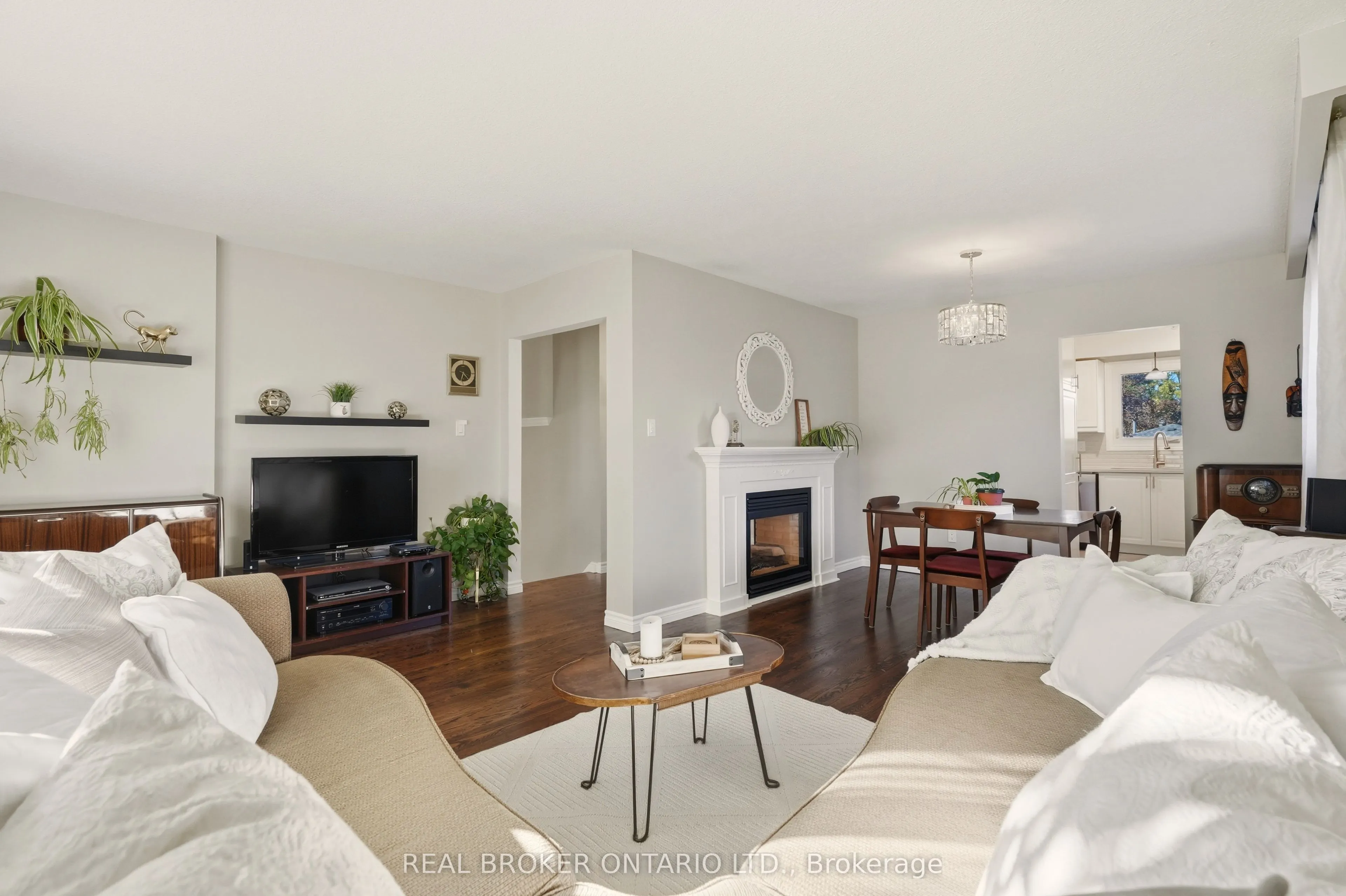 33 Porter Crescent