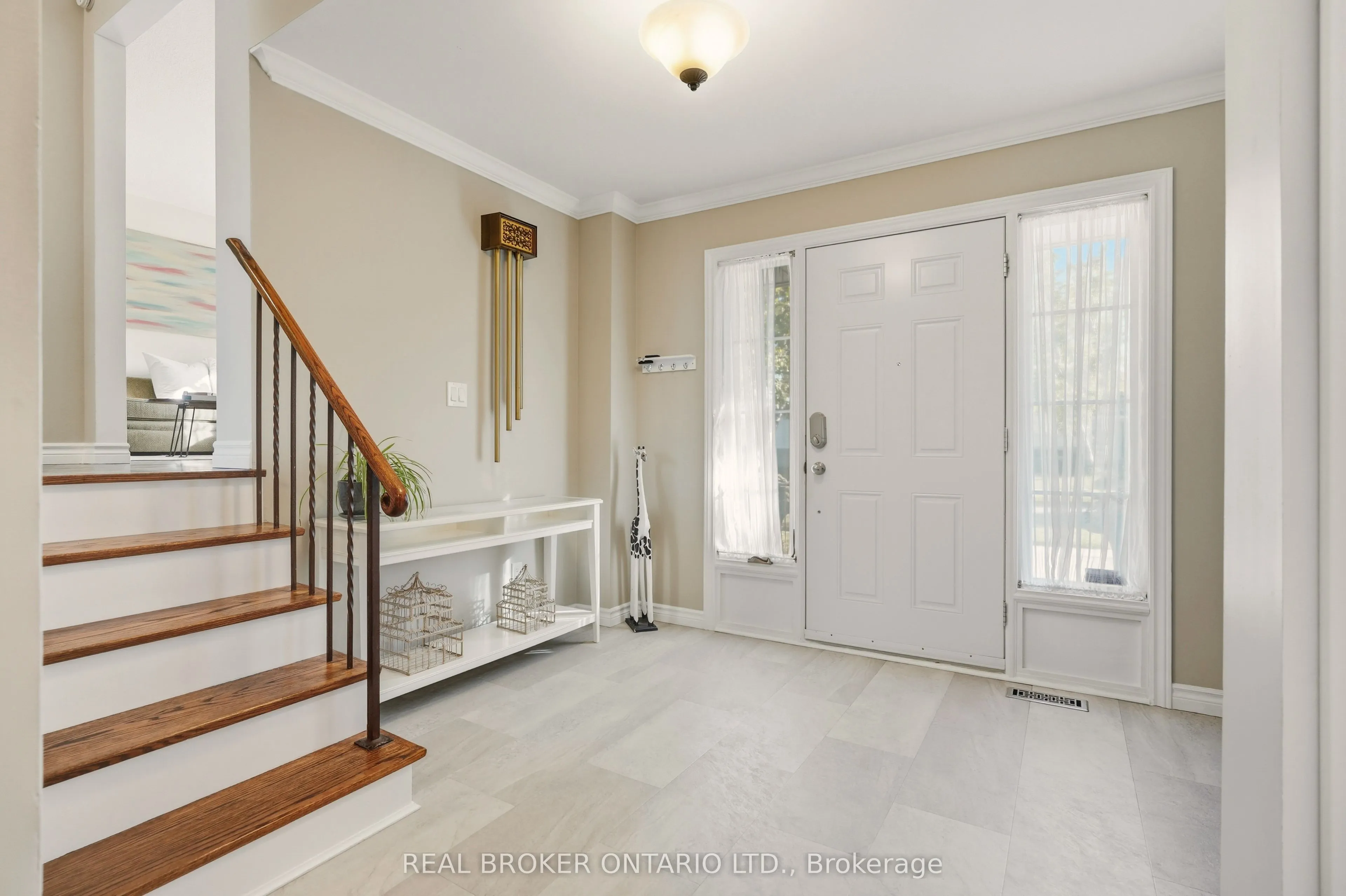 33 Porter Crescent