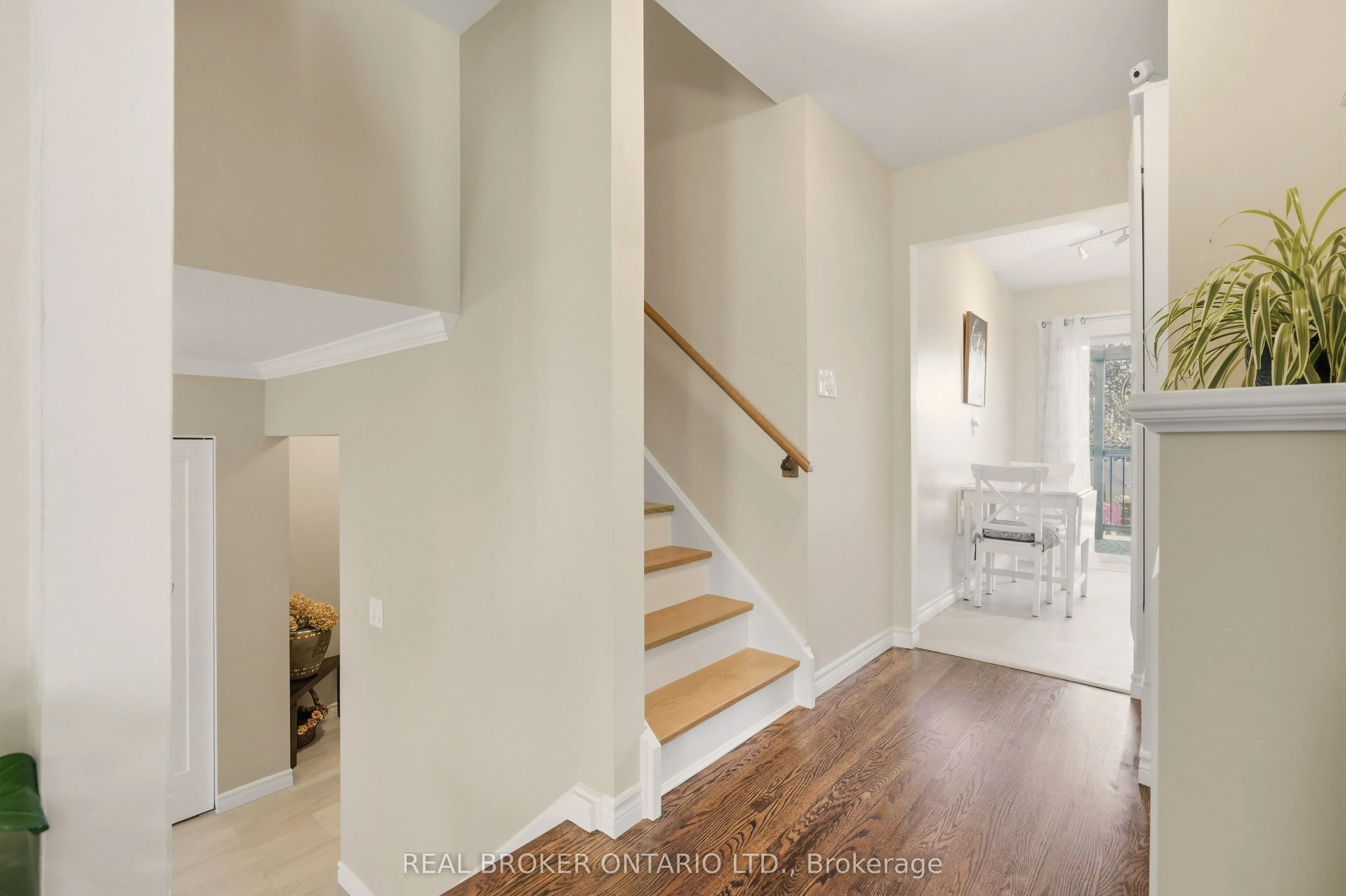 33 Porter Crescent