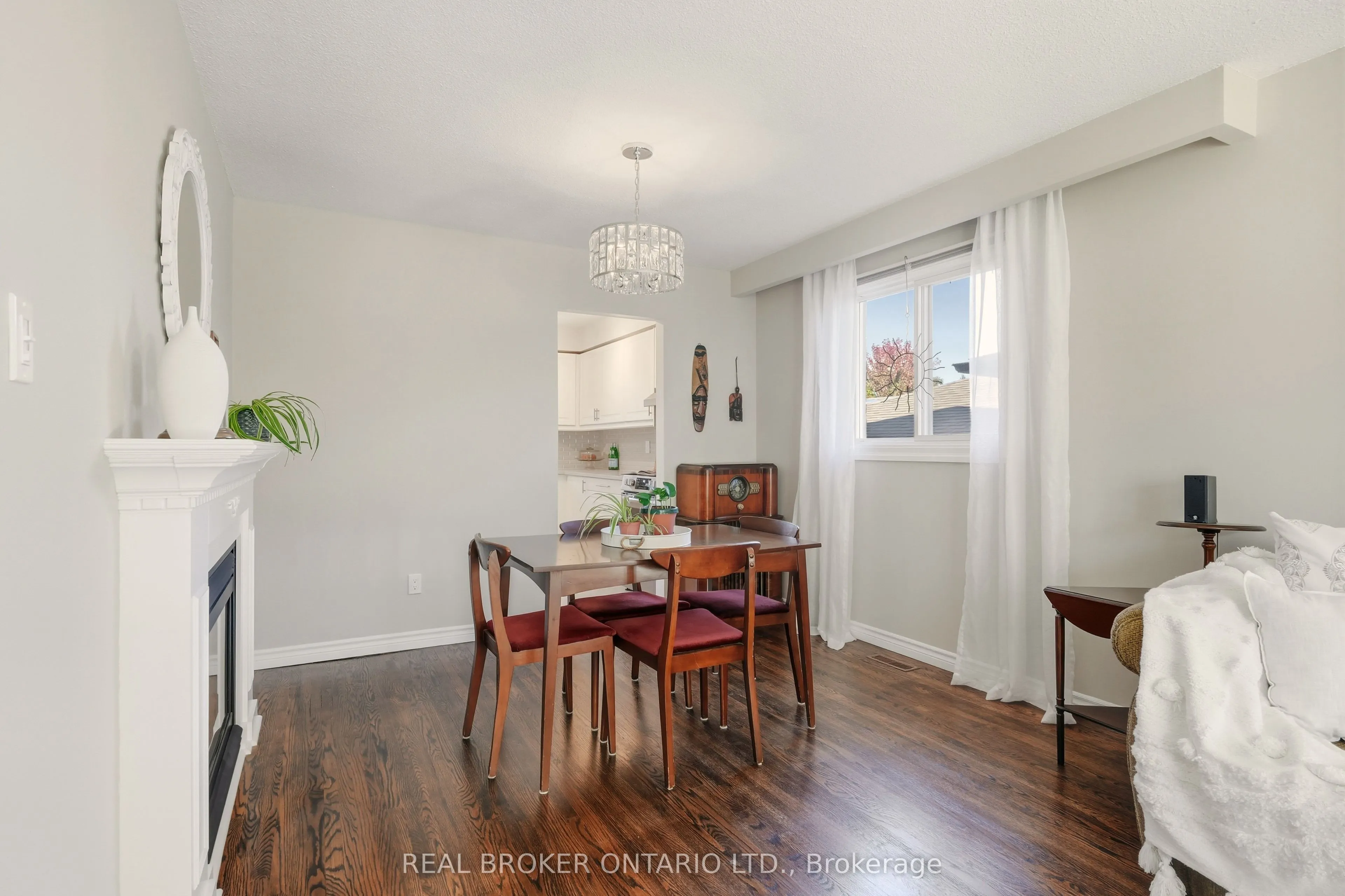 33 Porter Crescent