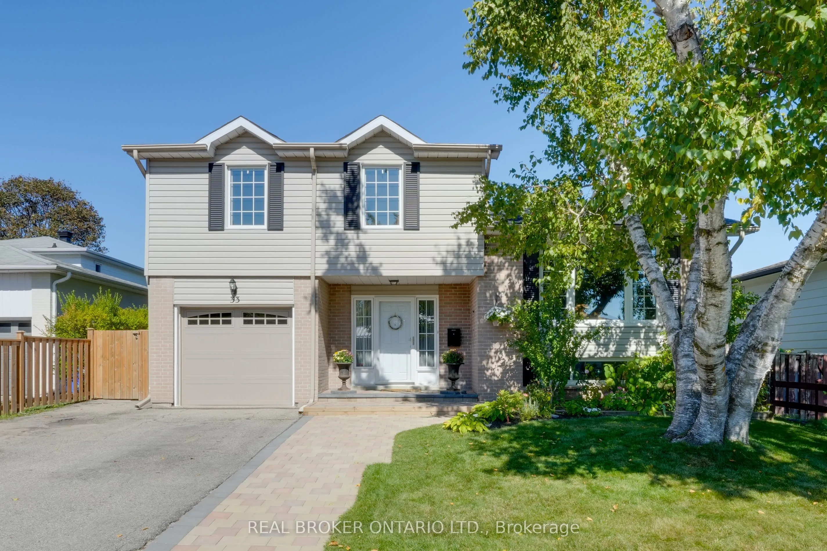 33 Porter Crescent