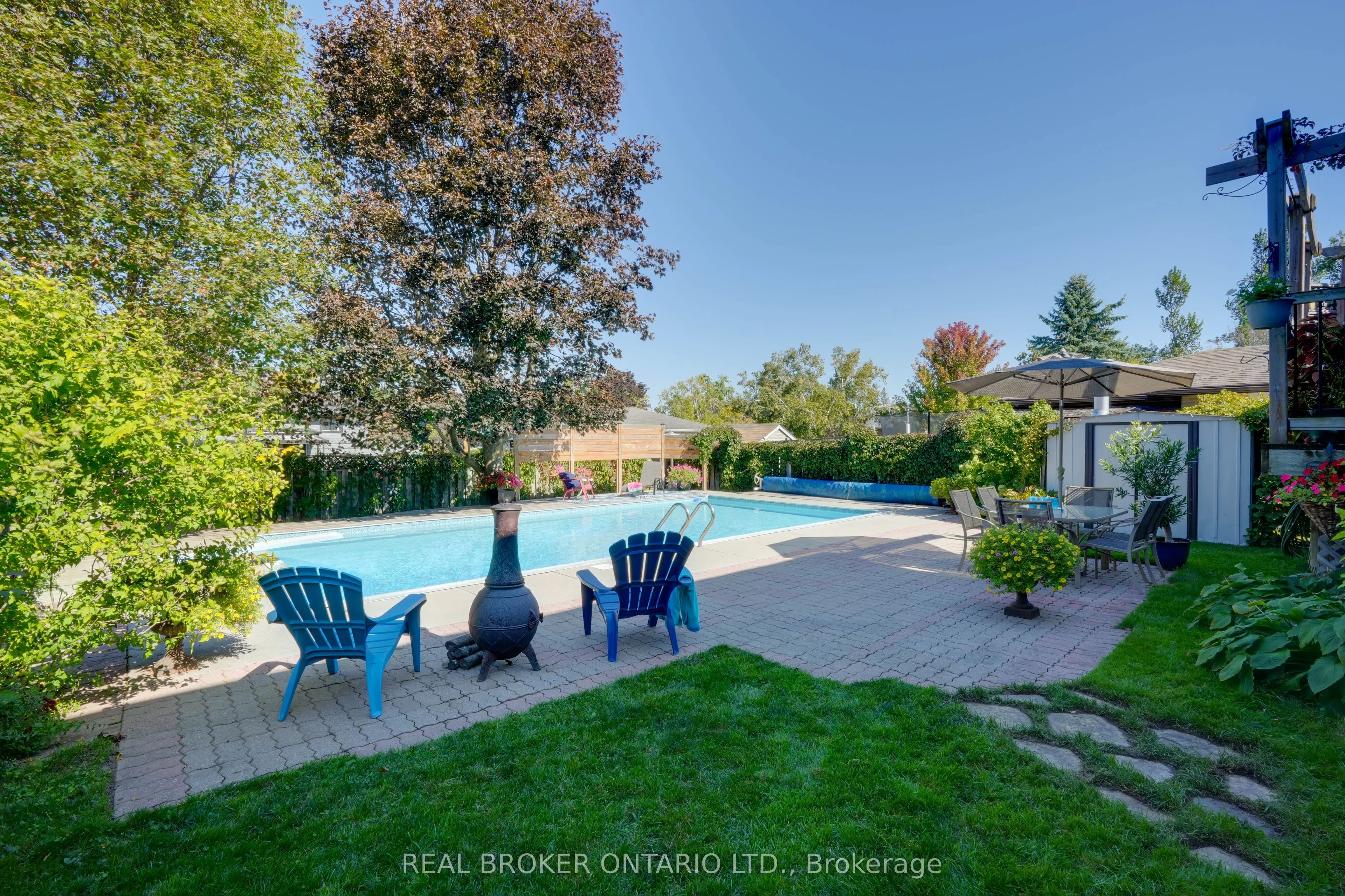 33 Porter Crescent
